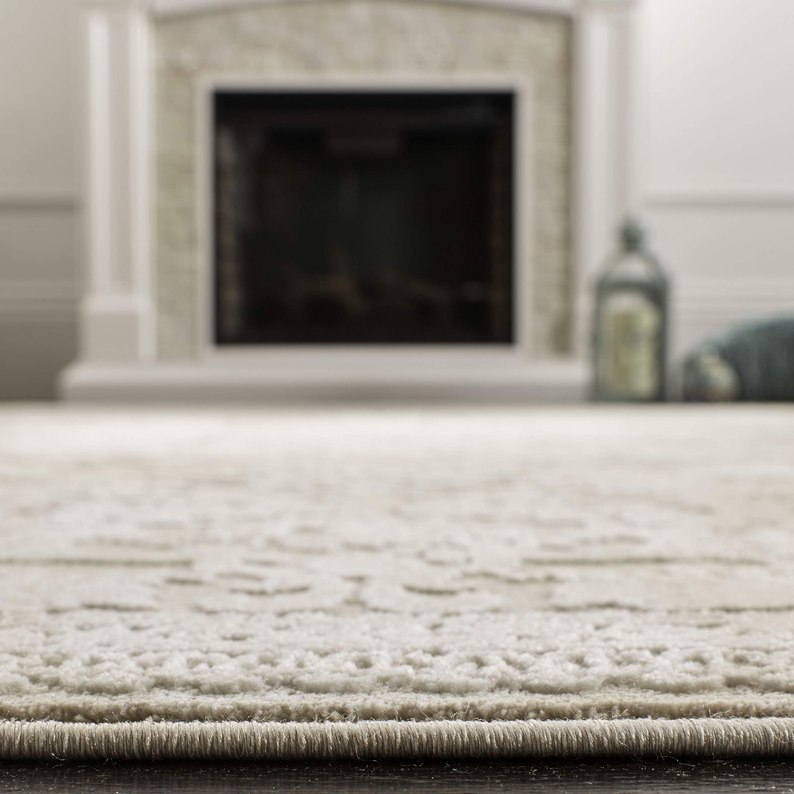 Safavieh Reflection Collection Accent Rug - 3' X 5', Creme & Ivory, Vintage Distressed Design, Non-Shedding & Easy Care, Ideal F