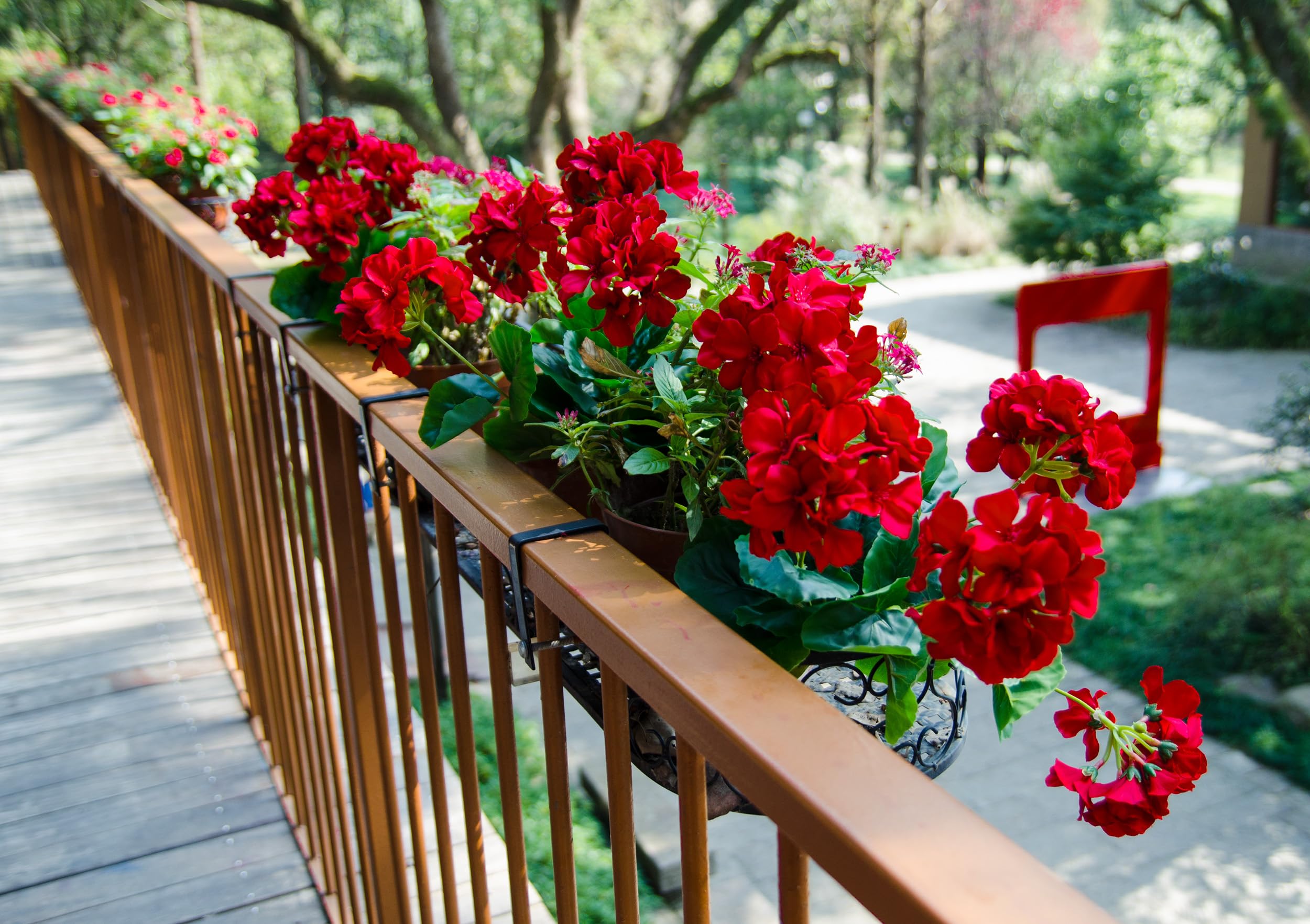 Mumiko 2Pcs 18'' Artificial Geraniums Silk Flowers Plants Home Outdoor Decor Garden Ruby Red