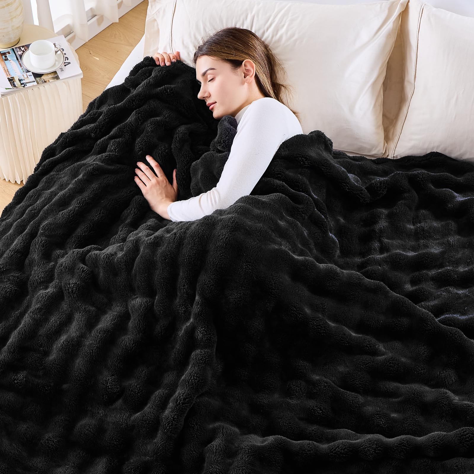 Newcosplay King Blanket For Couch Black Super Soft Flannel Fleece 3D Bubble Lightweight Bed Blanket All Season Use (Black, King(