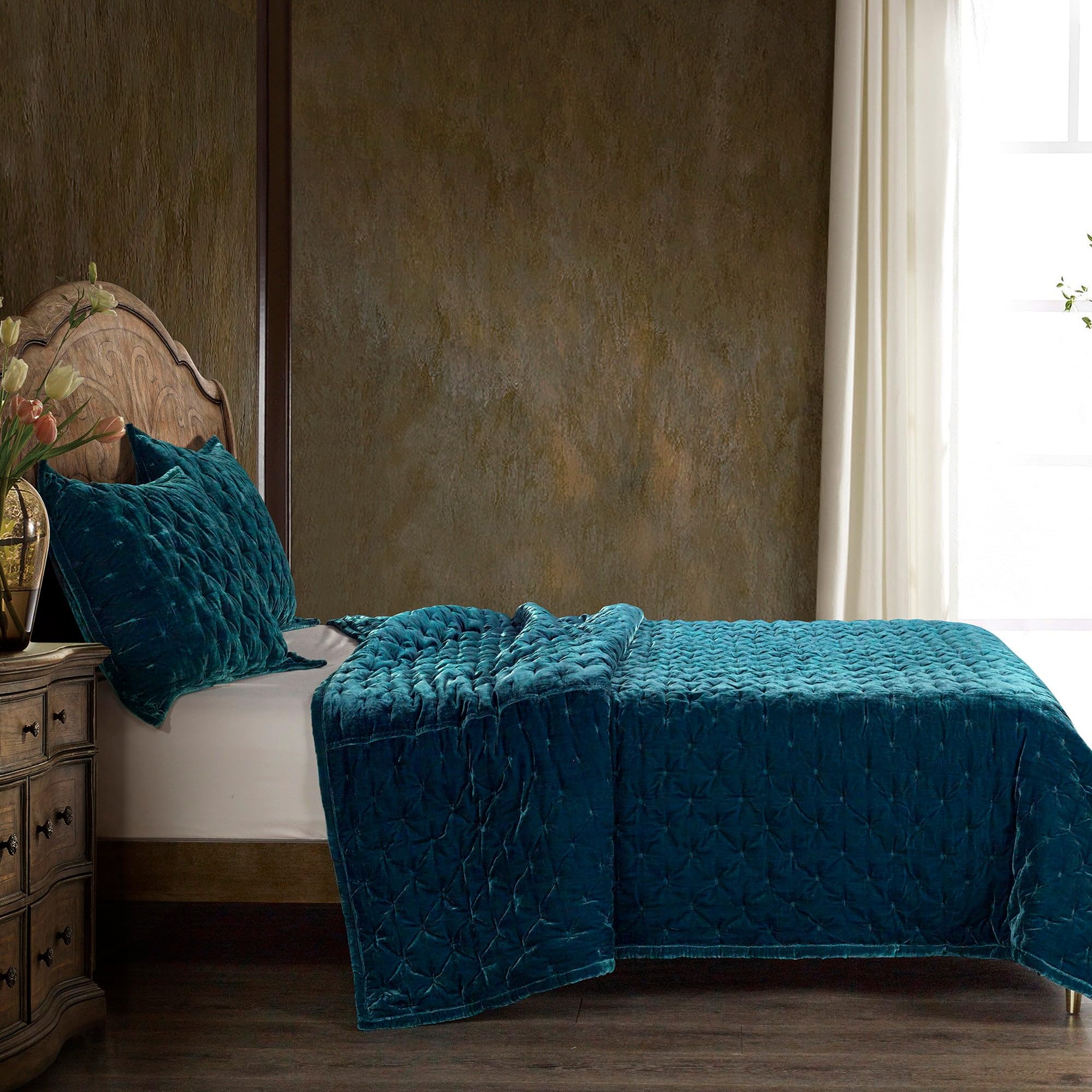 Hiend Accents Stella Faux Silk Velvet Quilt, King Size, Teal Solid Color, Romantic Modern Western Traditional Style Luxury Beddi