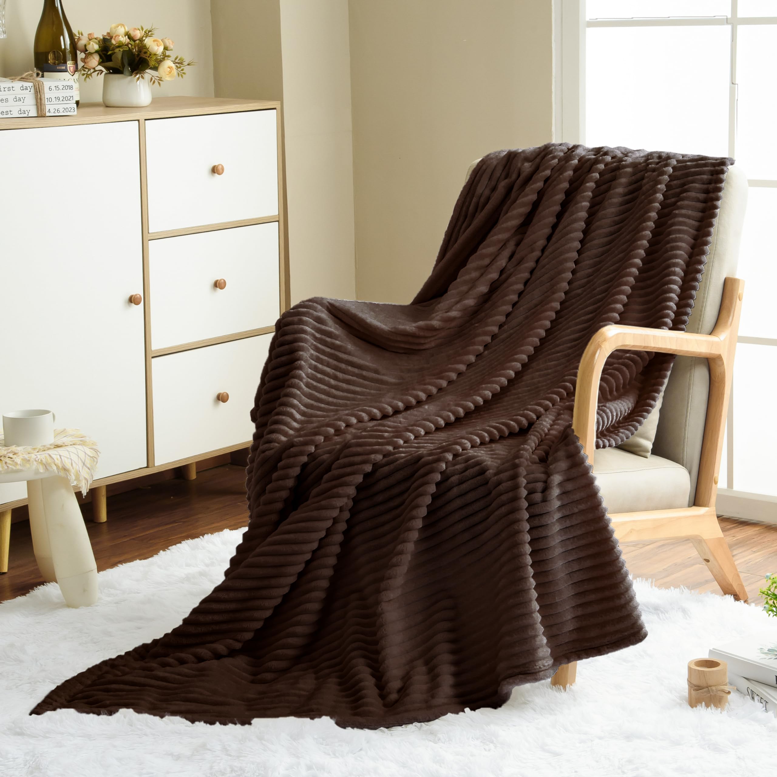 Vessia Flannel Fleece Twin Size Blanket, 300Gsm Cozy Brown Stripe Bed Blanket For Couch, Sofa And Bed, Warm And Soft Chocolate M