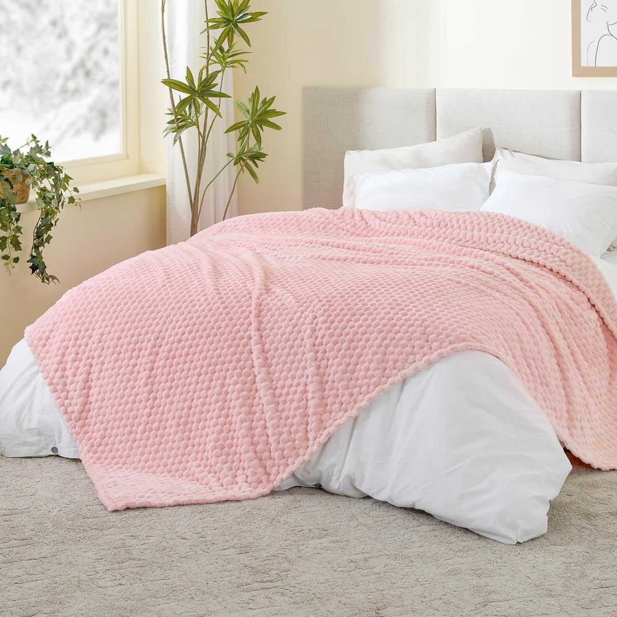 Bedelite Fleece Blanket, Large Queen Blanket For Bed, 3D Jacquard Decorative Pink Fuzzy Blanket, Soft And Cozy Warm Plush Fluffy