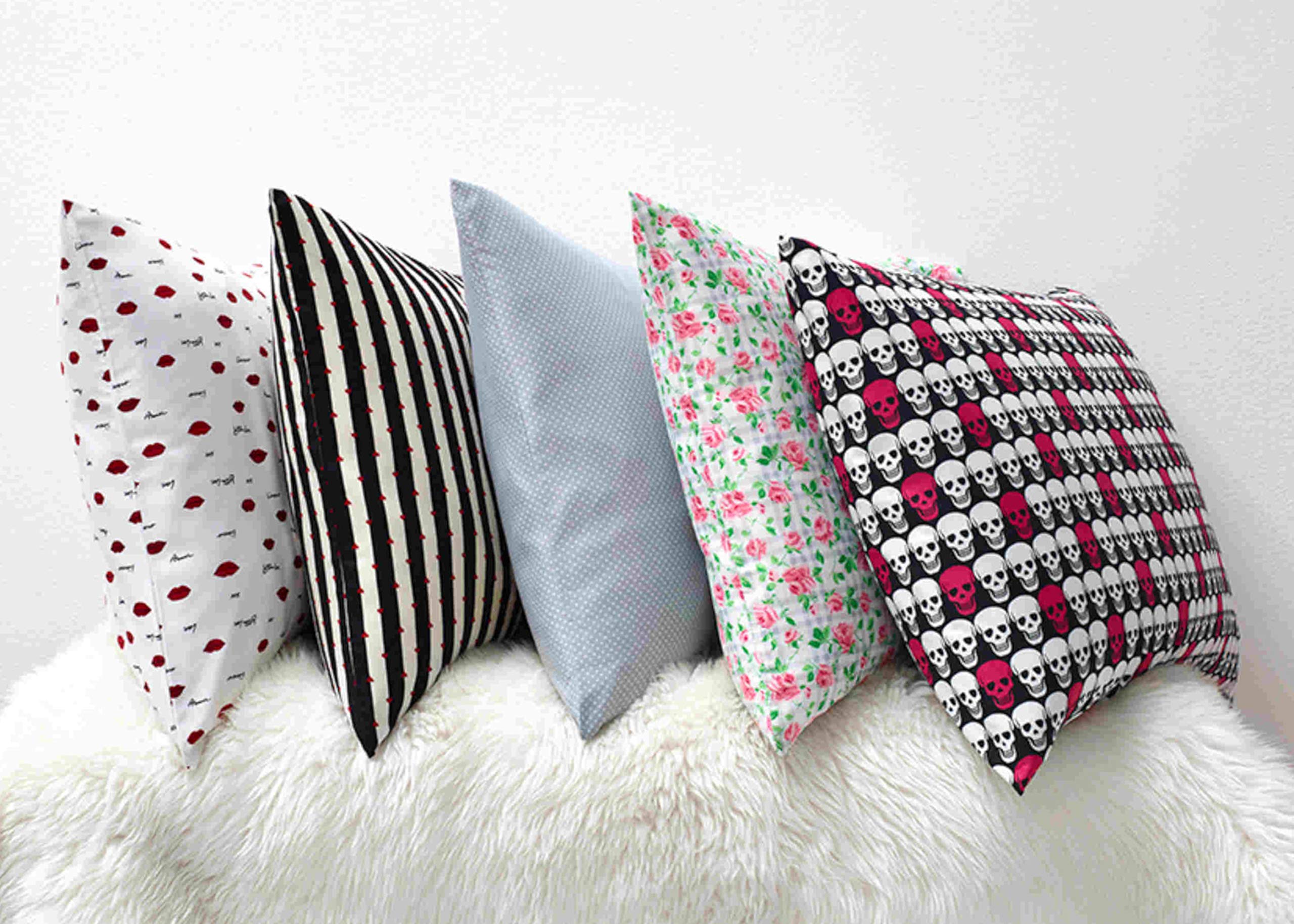 Betsey Johnson - King Bed Sheets, Soft & Lightweight Bedding, Fade & Wrinkle Resistant (Love Lips, King)