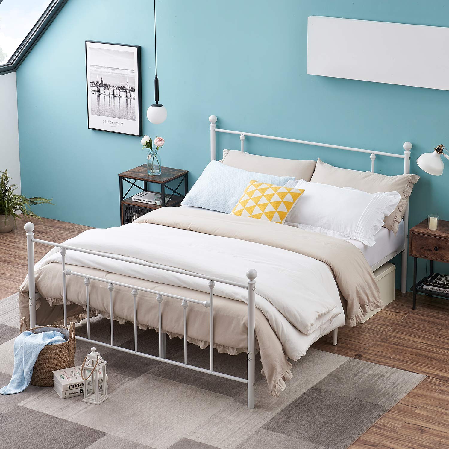 Vecelo Queen Size Metal Platform Bed Frame With Headboard And Footboard, Heavy Duty Slat Support/No Box Spring Needed Mattress Foundation/Underbed Storage Space, Victorian Style, White