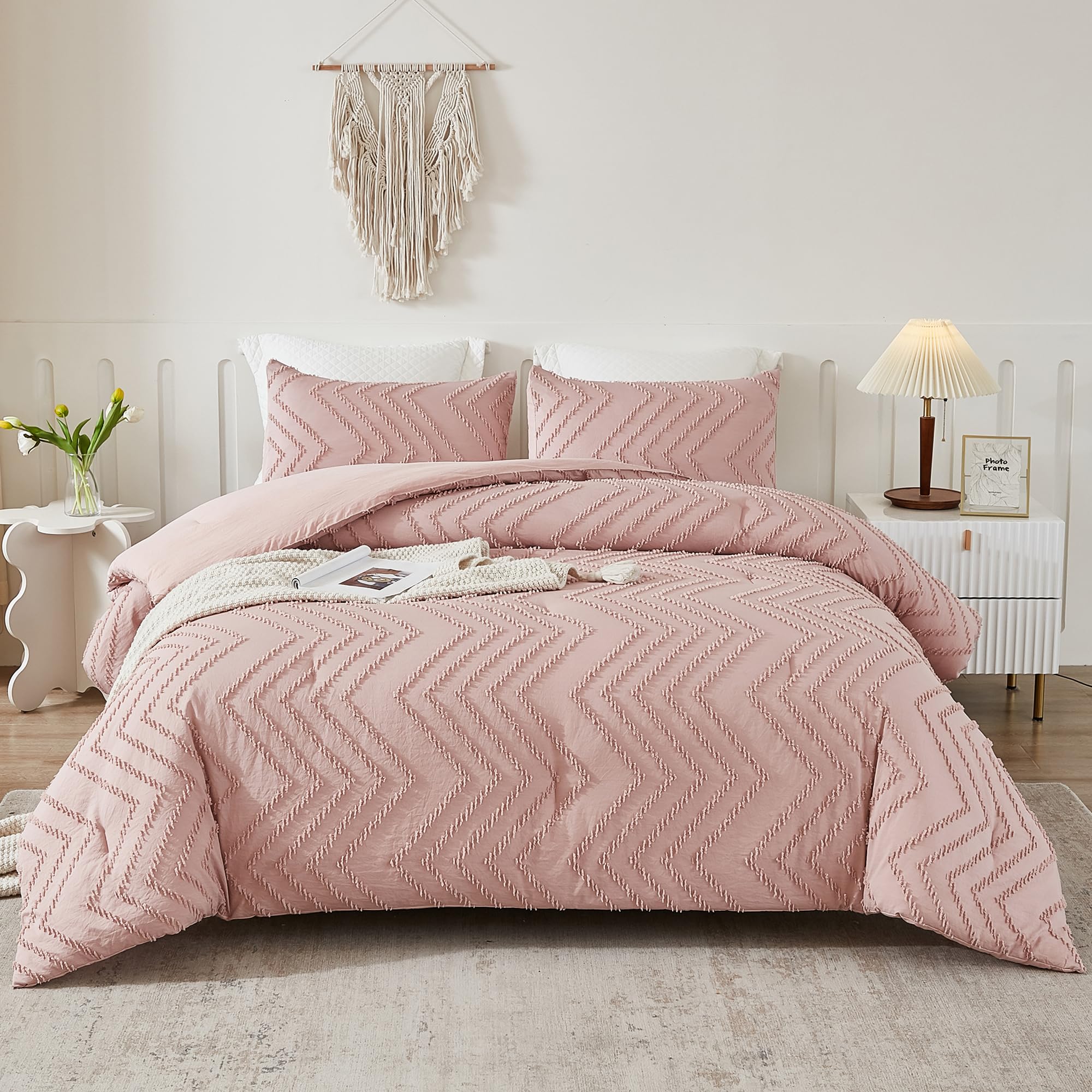 Litanika Blush Pink Queen Size Comforter Sets, 3 Pieces Lightweight Chevron Tufted Bedding Comforter Set, Fluffy Down Alternativ