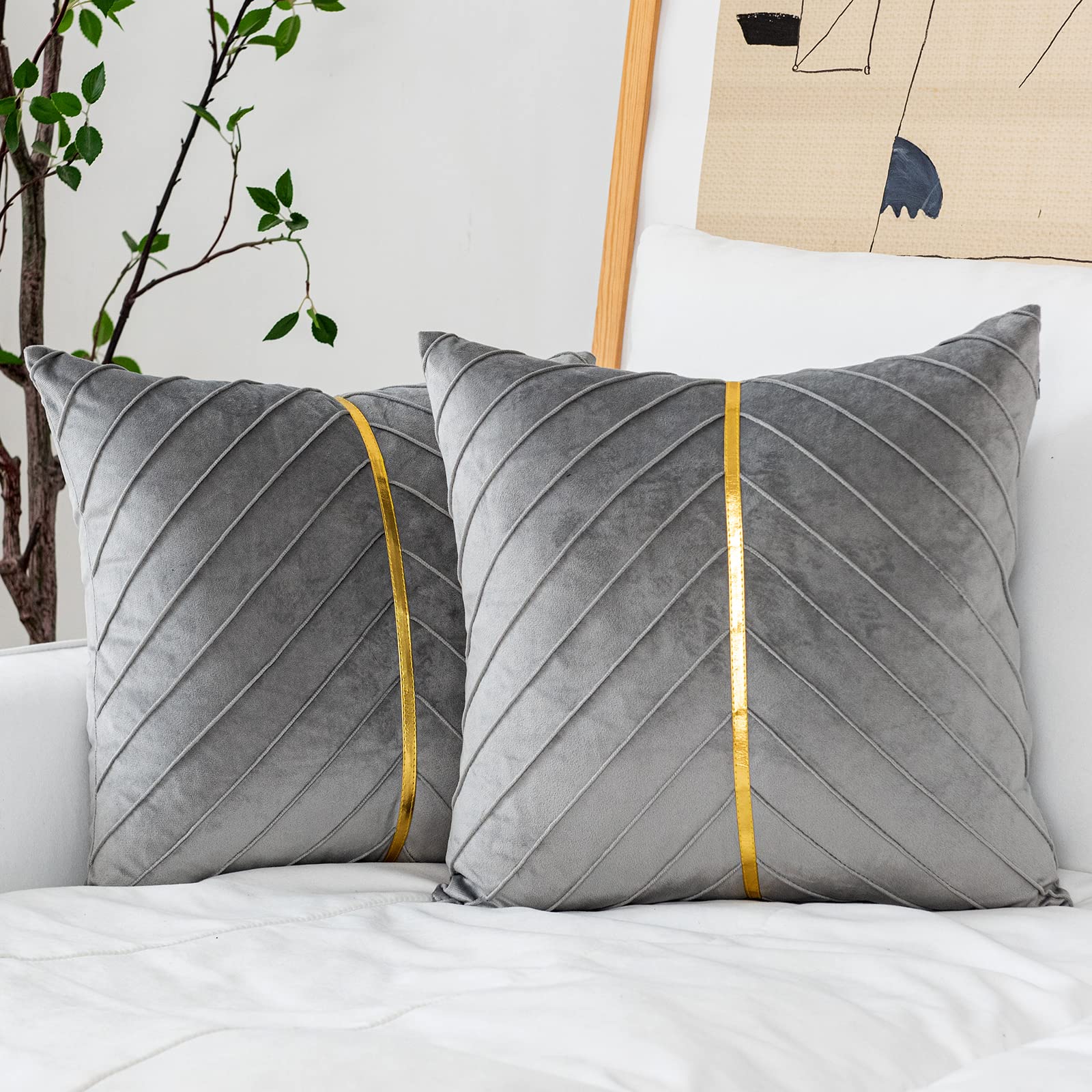 WACOMECO Velvet Throw Pillow Covers, Pack of 2 Soft Gold Decorative Cushion Covers for Couch Sofa Living Room Home Decoration, G