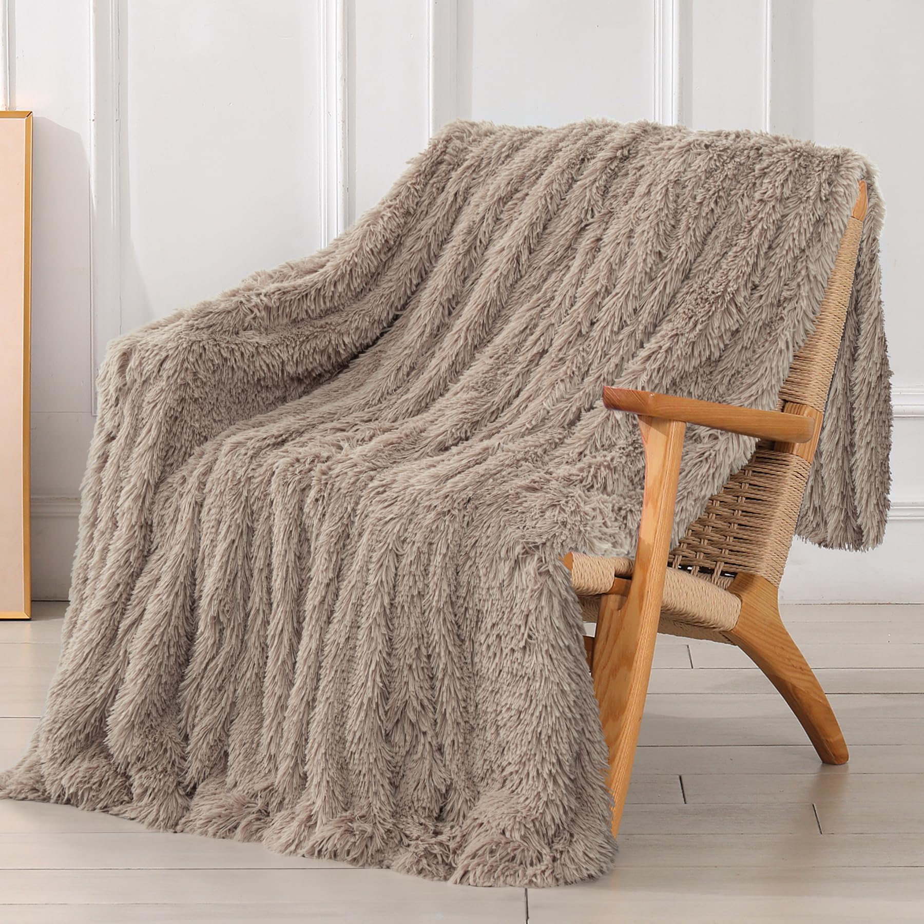 Tuddrom Decorative Extra Soft Faux Fur Throw Blanket 50'X60',Solid Reversible Fuzzy Lightweight Long Hair Shaggy Blanket,Fluff