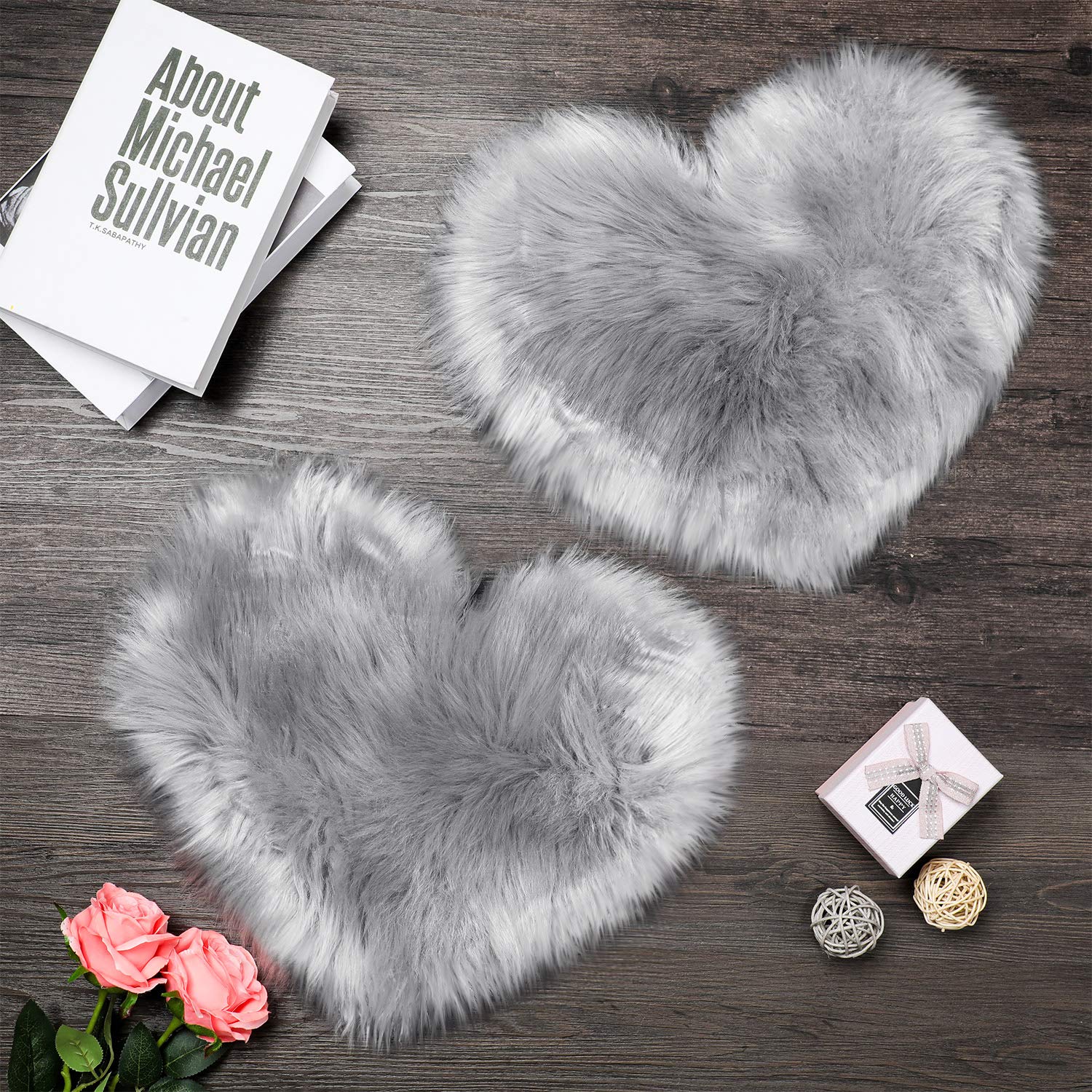 Mudder 2 Pieces Heart Shaped Rug Faux Room Fluffy Carpet Heart Shaped Door Mat for Room Bedroom, 12 x 16 Inch(Gray)
