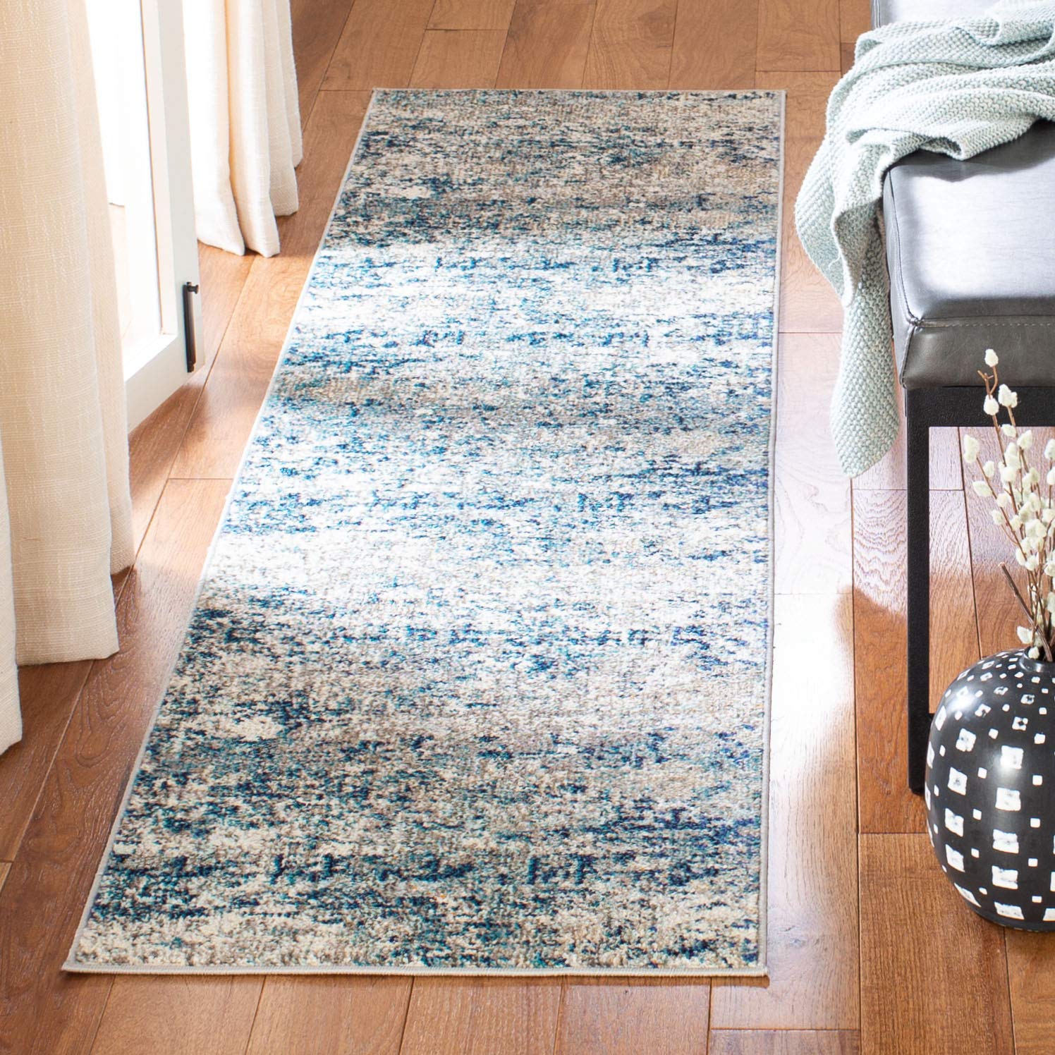 SAFAVIEH Madison Collection Runner Rug - 22 x 6, Grey & Blue, Modern Abstract Design, Non-Shedding & Easy Care, Ideal for High