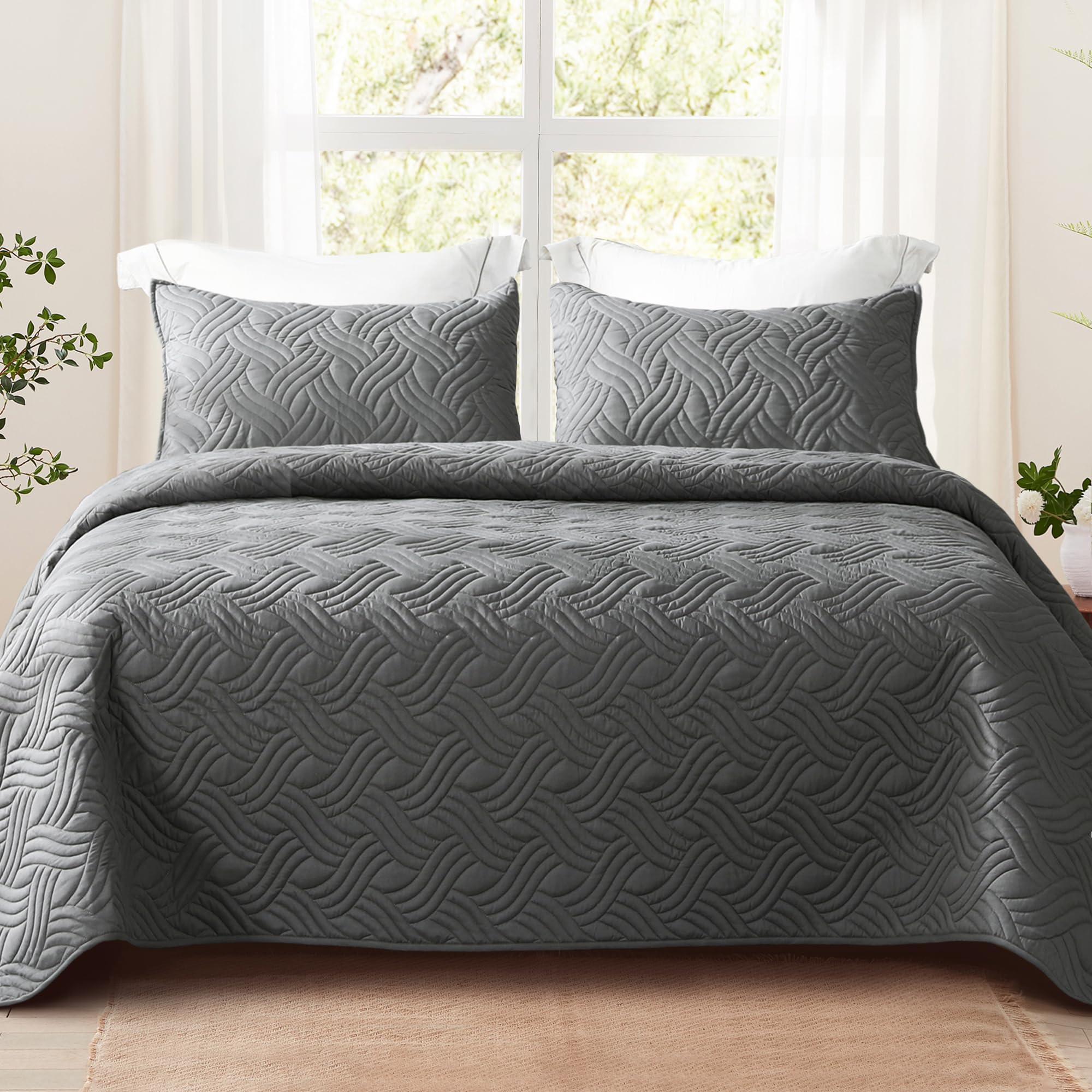 Whale Flotilla King Size Quilt Bedding Set, Soft Dark Grey Quilt King Size With 2 Pillow Shams, Lightweight Bedspread Coverlet W