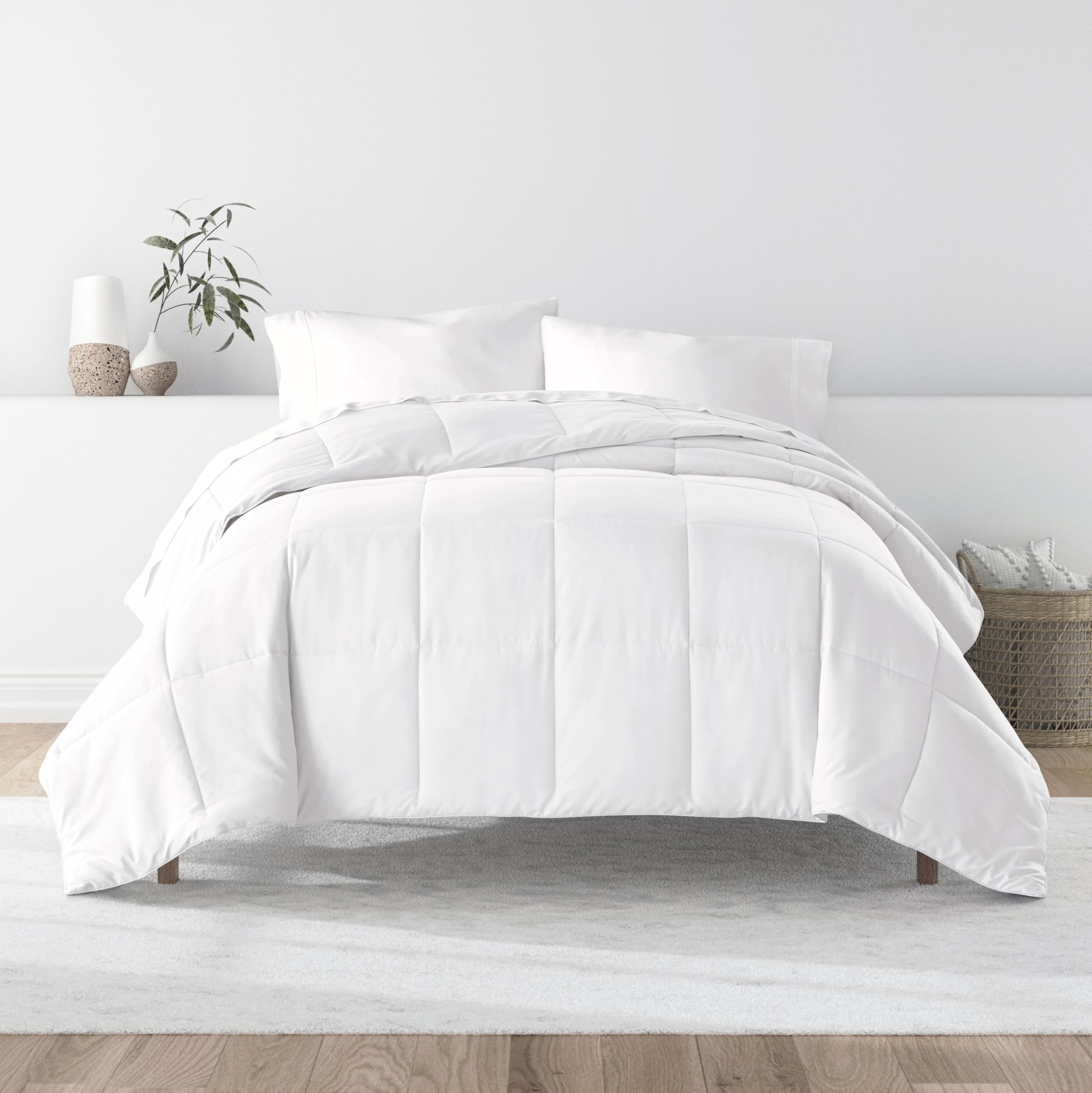 Merit Linens Comforter Solid Color Lightweight Microfiber All Season DownAlternative Ultra Soft Bedding  Full/Queen White