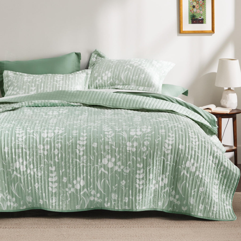 Bedsure Floral Quilt Set Queen - Reversible Mint Green Botanical Quilt Bedding Set, 3 Pieces Lightweight Bedspread, Soft Microfi