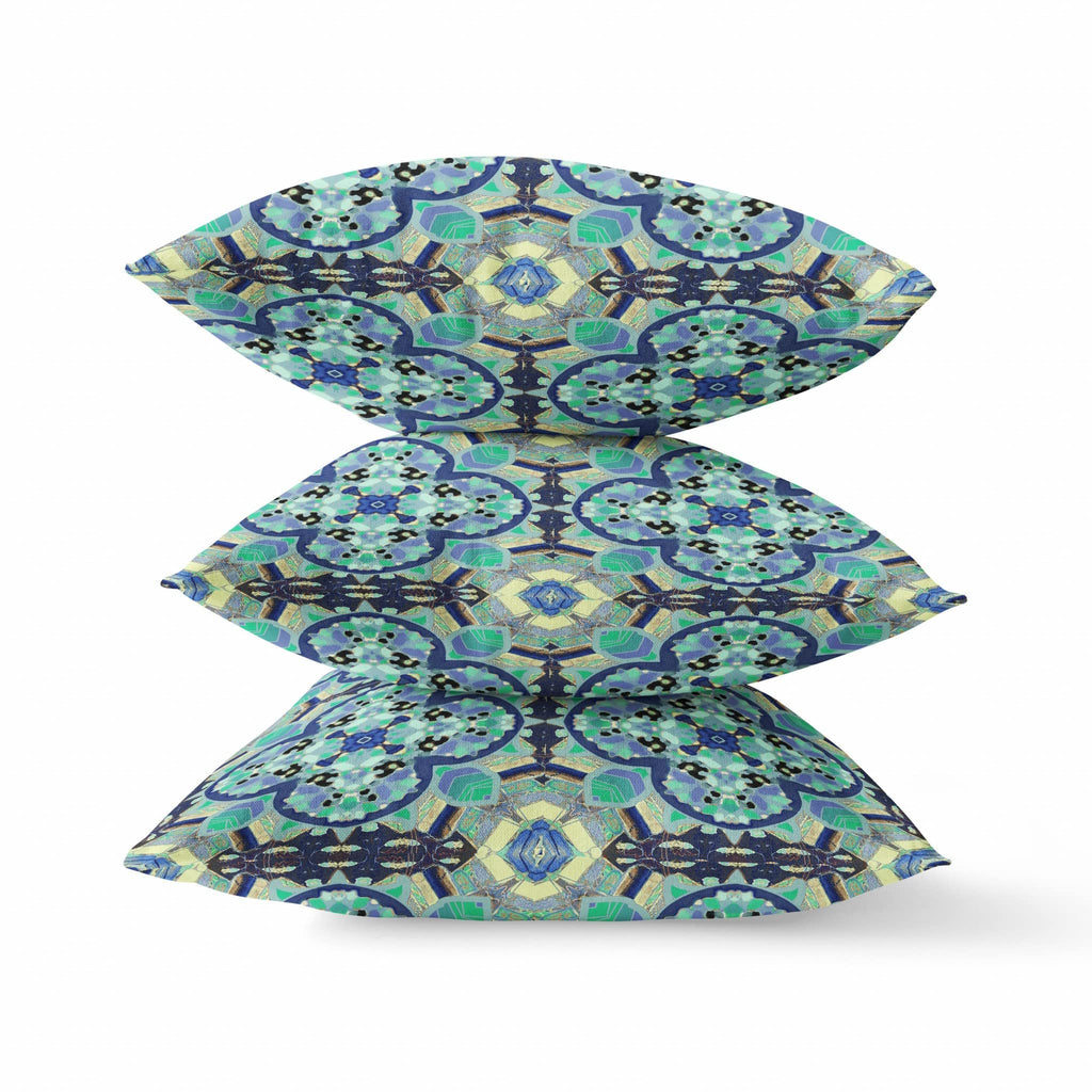 HomeRoots Broadcloth Aqua Indigo Cloverleaf Indoor Outdoor Throw Pillow