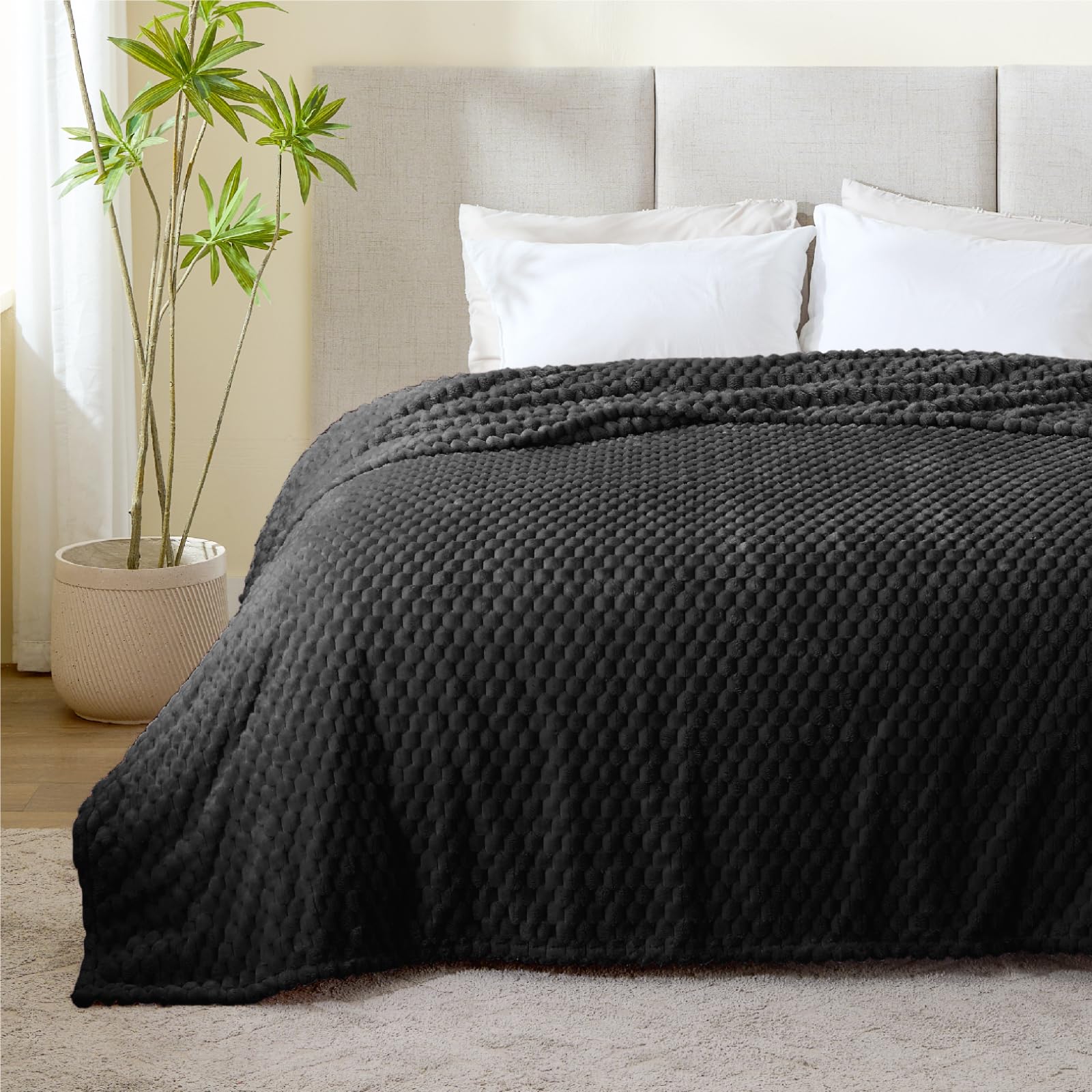 Bedelite Fleece Blanket, Large King Size Blanket For Bed, 3D Jacquard Decorative Black Fuzzy Blanket, Soft And Cozy Warm Plush F