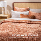 Evergrace Luxury Velvet Quilt Queen Size, Ultra Soft Velvet Bedding Set, Lightweight Velvet Comforter For All Season, Wave Crush