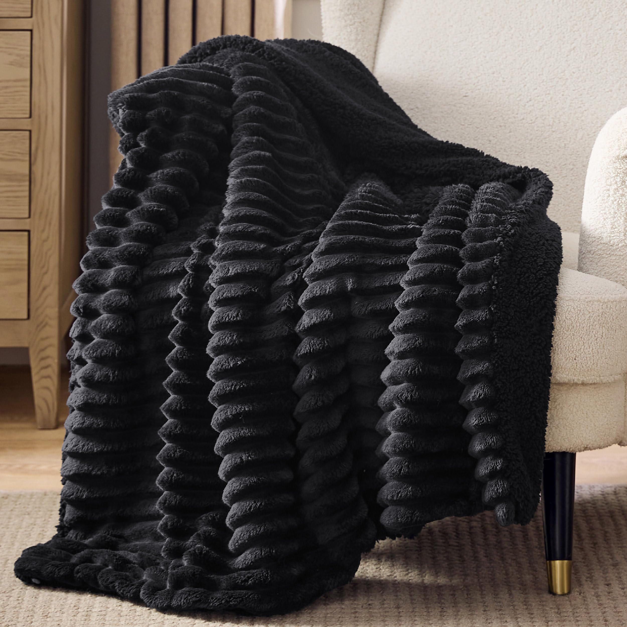 Bedsure Sherpa Throw Blanket For Couch - Super Soft Cozy Fleece Thick Warm Blanket For Winter, Plush Black Throw Gift For Women, 50X60 Inches