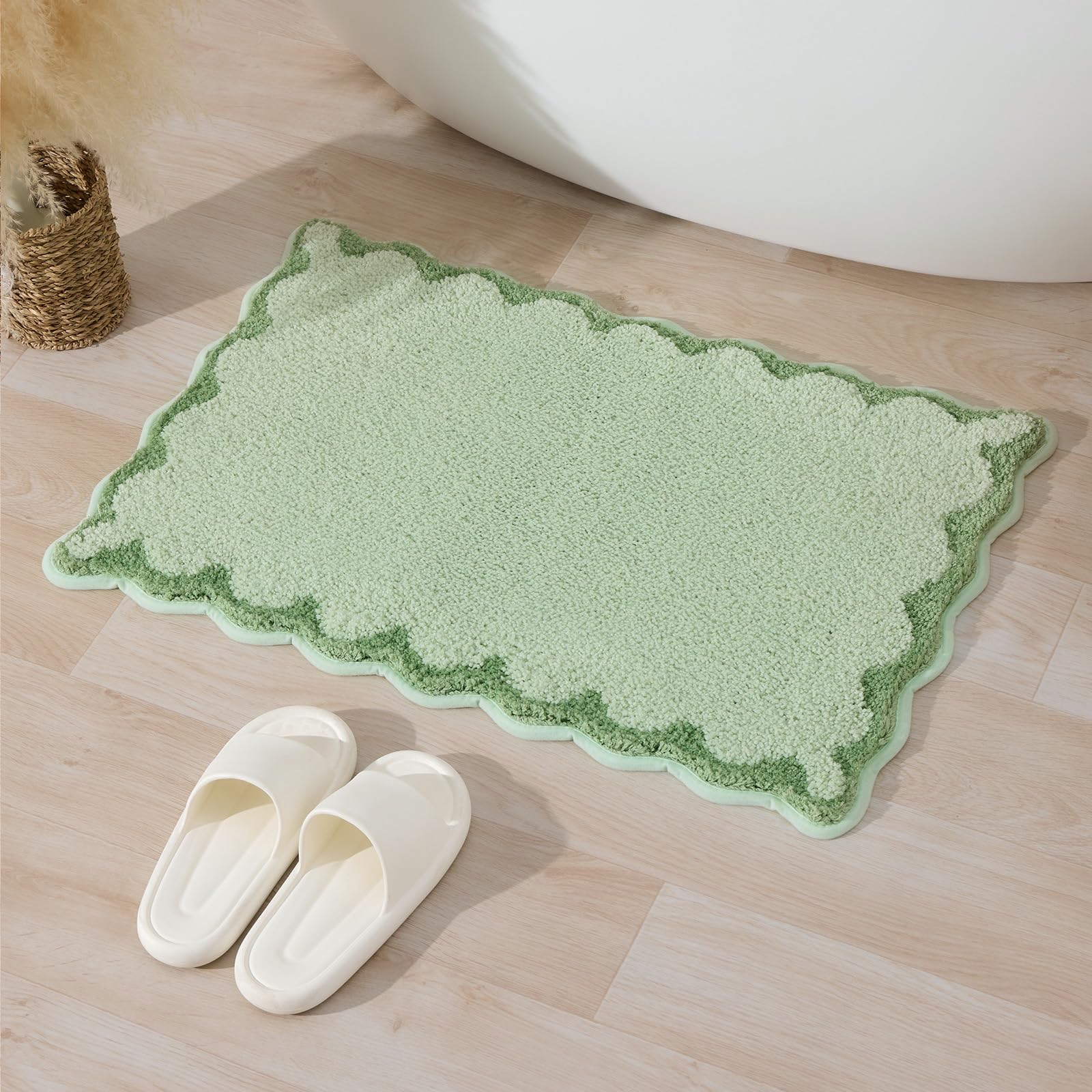ORTIGIA Cute Green Scalloped Bath Mat, Fun Plush Microfiber Scallop Bathroom Rugs Non Slip Washable Quick Dry Absorbent, Bathmat
