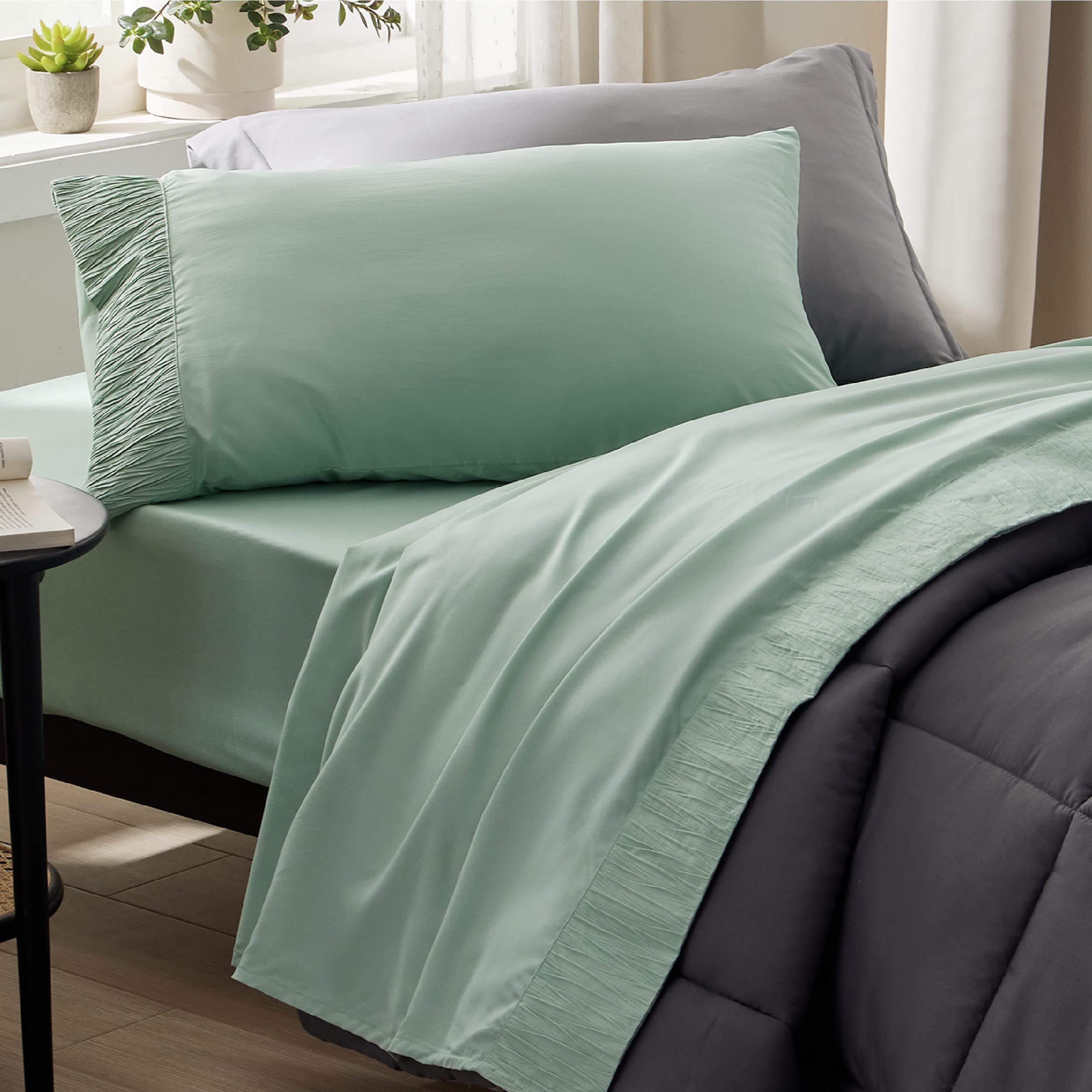Bedsure Twin Sheets Set - Soft Twin Bed Sheets, 3 Pieces Hotel Luxury Mint Green Sheets Twin, Easy Care Polyester Microfiber Coo