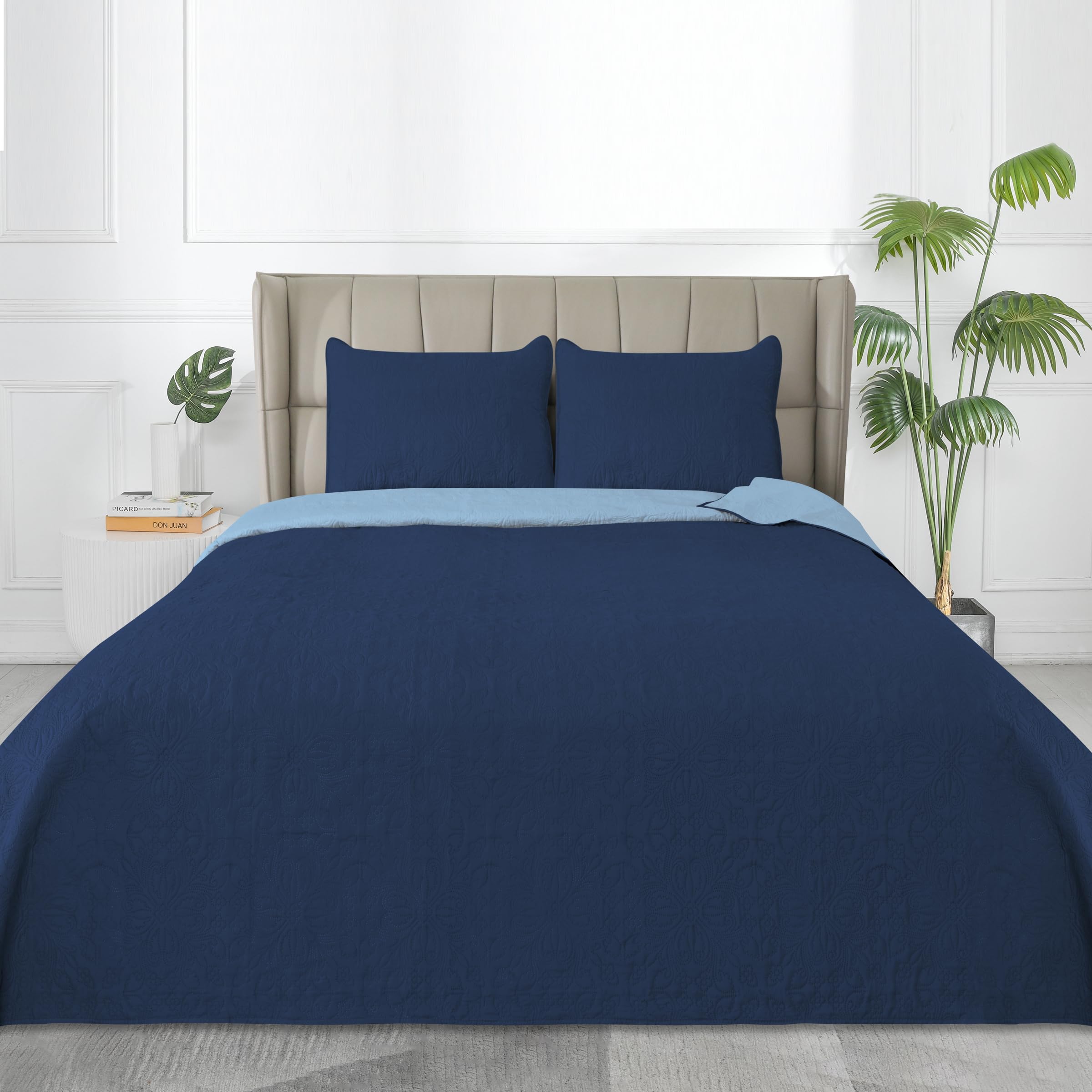 Easy-Going Full/Queen Size Reversible Quilt Set With 1 Quilt And 2 Pillow Shams, Soft Bed Quilt Cover, Water Resistant Lightweight Microfiber Bedspread, Stain Resistant, Damask-Dark Blue/Light Blue