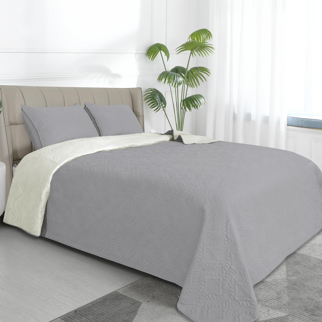 Easy-Going King Size Reversible Quilt Set With 1 Quilt And 2 Pillow Shams, Soft Bed Quilt Cover, Water Resistant Lightweight Microfiber Bedspread, Stain Resistant, Olive Leaf-Light Gray/Ivory
