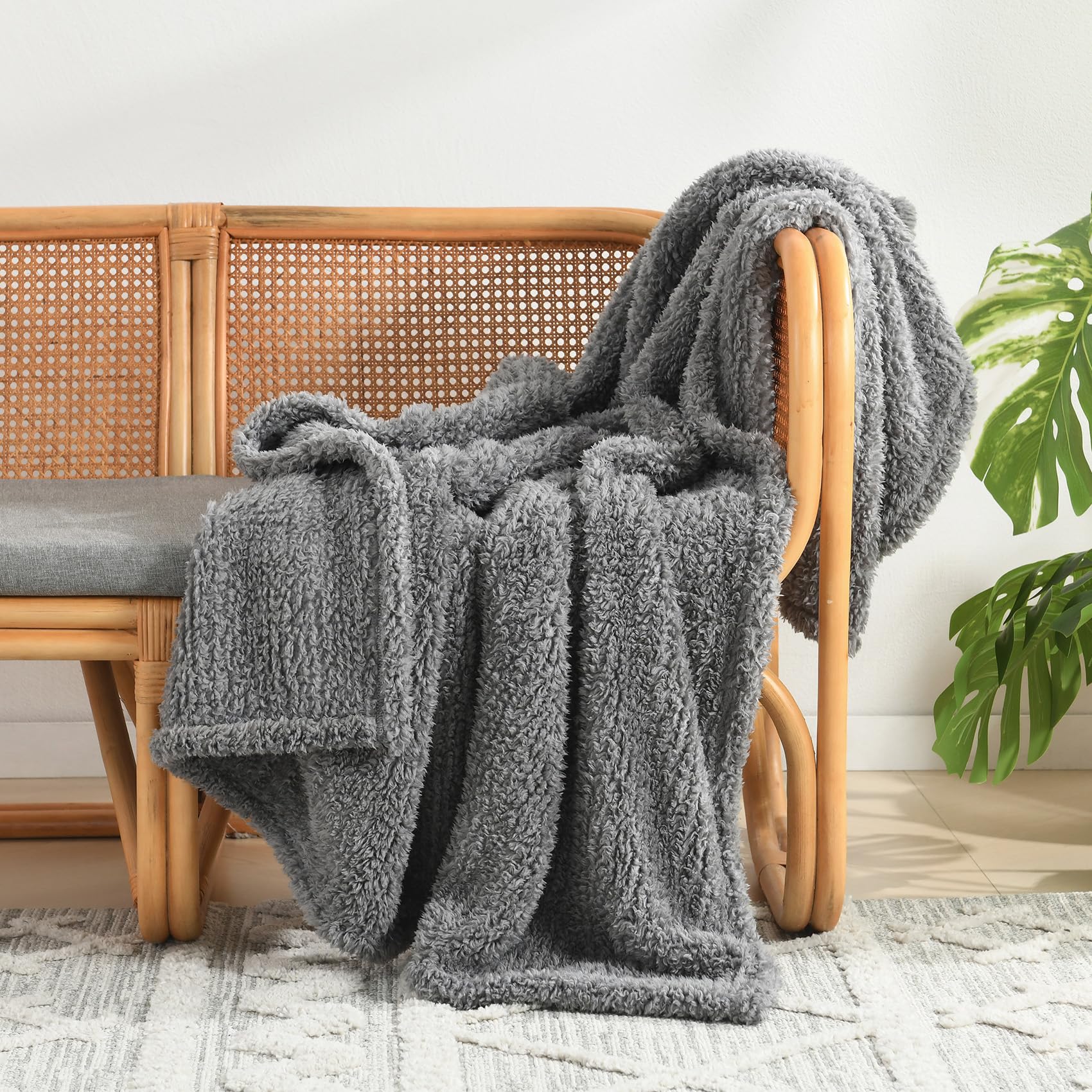 Horimote Home Ultra Soft Cozy Sherpa Throw Blanket, Grey Pattern Reversible, Light Weight Warm Decorative Boho Style Throw Blank