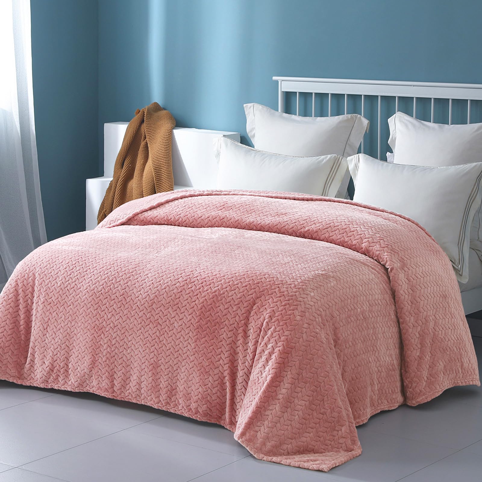 Exclusivo Mezcla Pink Fleece Queen Size Blanket For Bed, 90X90 Inches Soft Cozy 3D Decorative Jacquard Flannel Blankets, Lightwe
