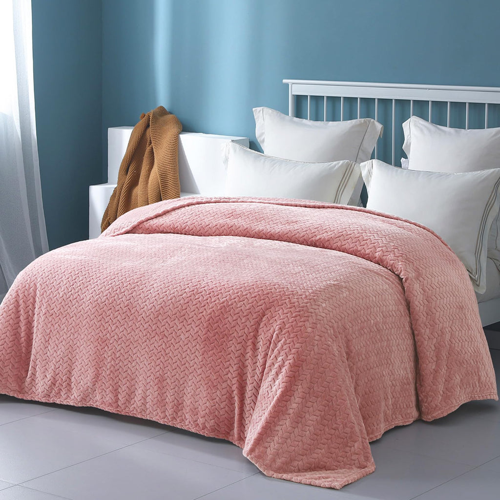 Exclusivo Mezcla Pink Fleece King Size Blanket For Bed, 90X104 Inches Soft Cozy 3D Decorative Jacquard Flannel Blankets, Lightwe