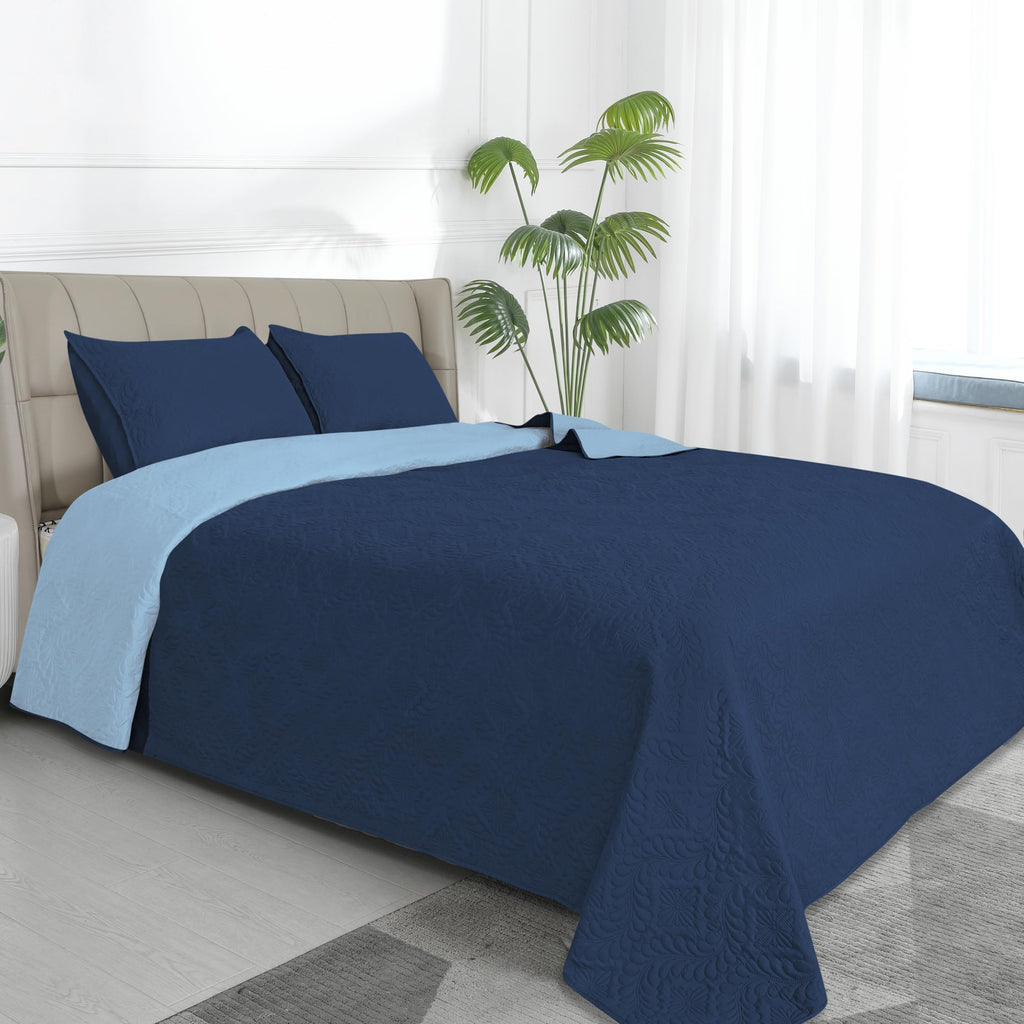 Easy-Going King Size Reversible Quilt Set With 1 Quilt And 2 Pillow Shams, Soft Bed Quilt Cover, Water Resistant Lightweight Microfiber Bedspread, Stain Resistant, Olive Leaf-Dark Blue/Light Blue