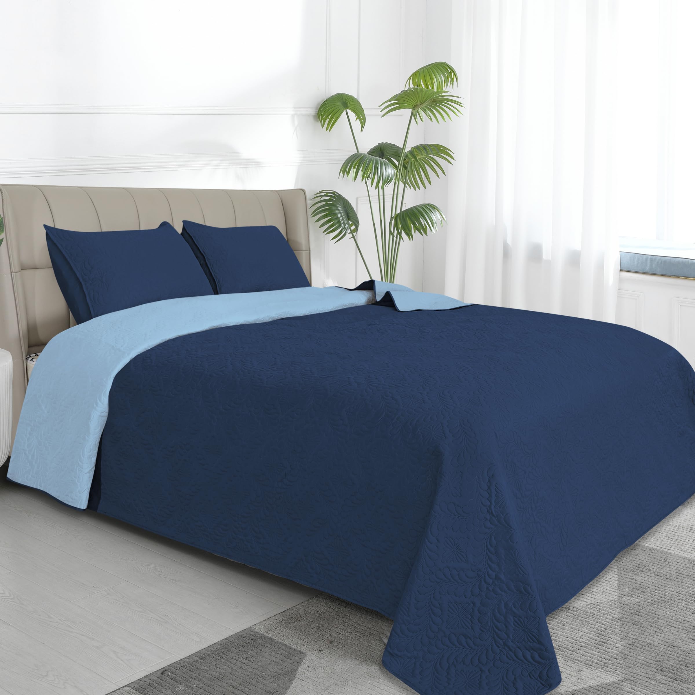 Easy-Going Twin Size Reversible Quilt Set With 1 Quilt And 1 Pillow Sham, Soft Bed Quilt Cover, Water Resistant Lightweight Microfiber Bedspread, Stain Resistant, Olive Leaf-Dark Blue/Light Blue