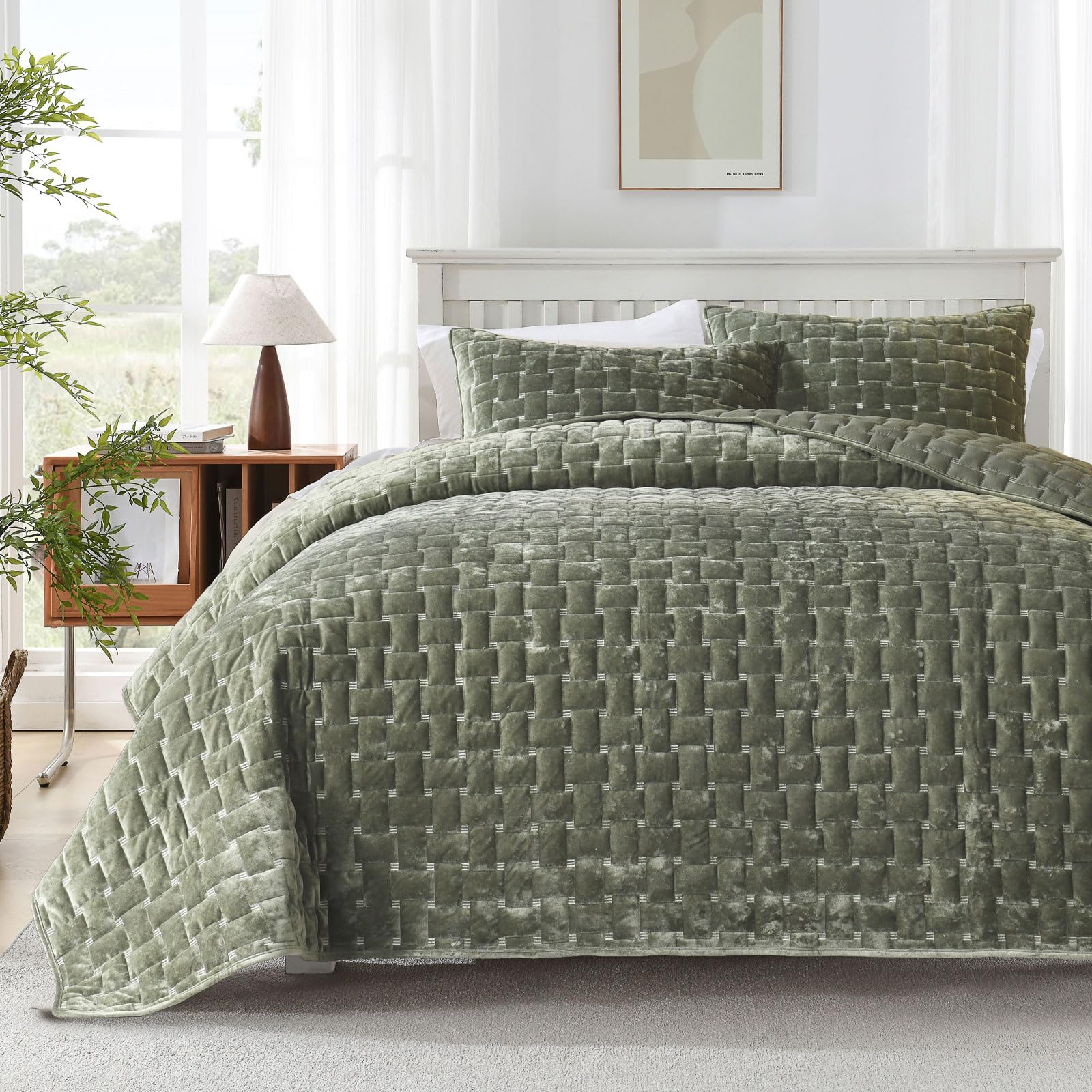 Grassix Velvet Quilt King Size - Luxe Olive Green Quilt Set, Lightweight Velvet Comforter Soft, Geometric Coverlet Bedspreads Wi
