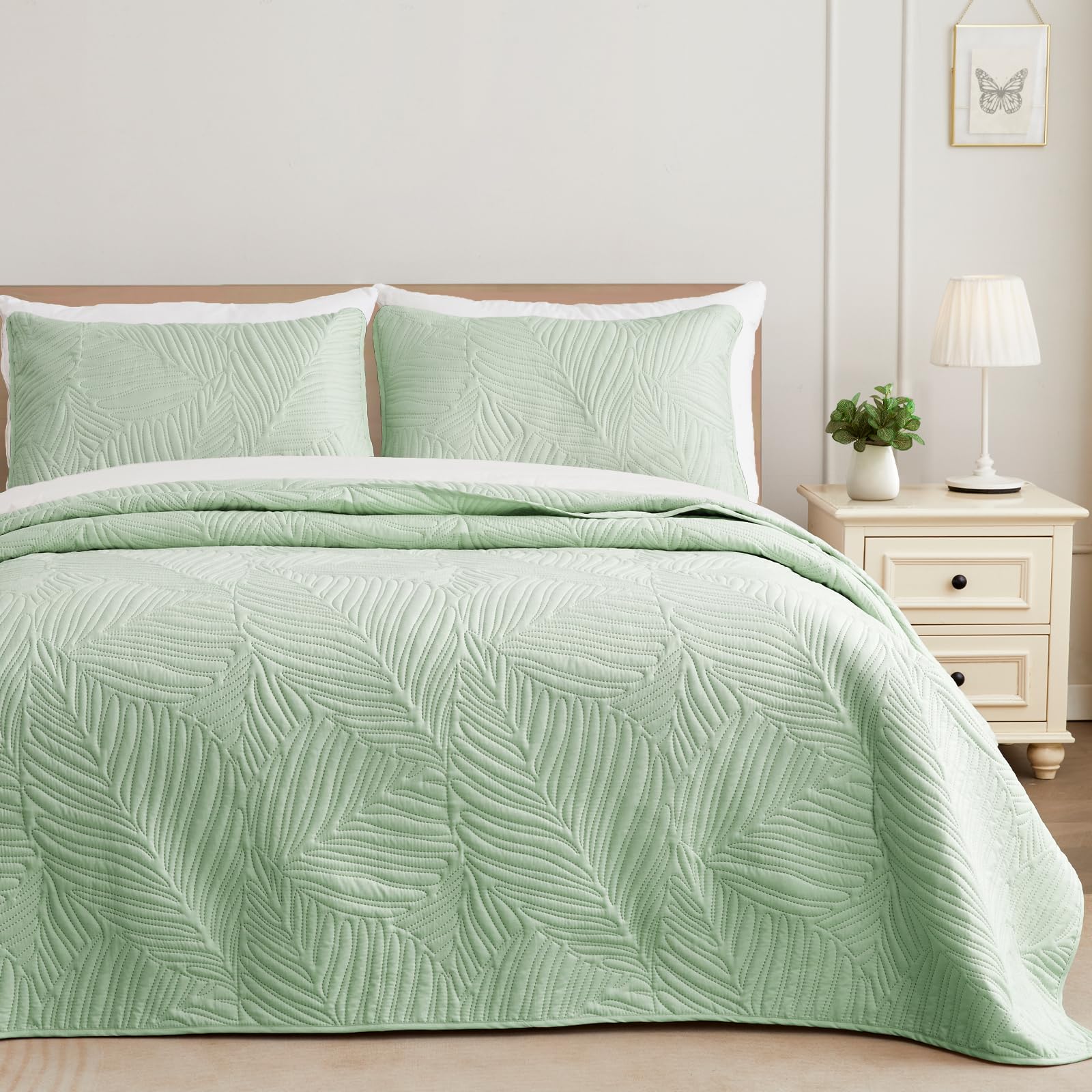 Exclusivo Mezcla California King Quilt Bedding Set, Lightweight Sage Green Quilts Cal Oversized King Size For All Seasons, Soft