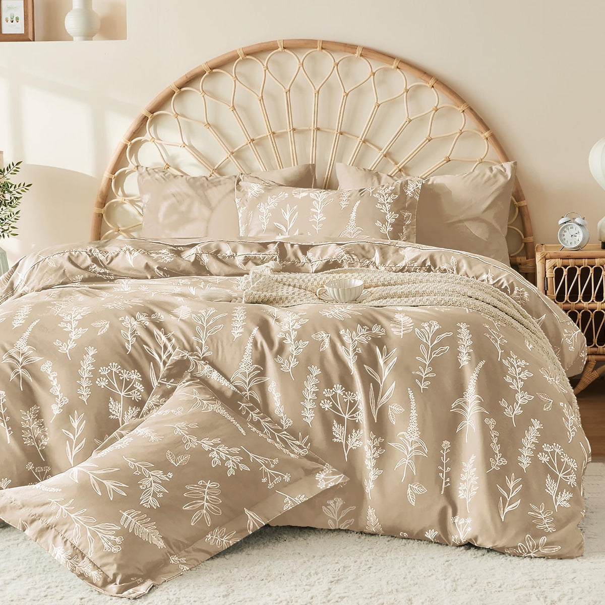 MUXHOMO Beige Full Comforter Set, Elegant Floral Print Bed in a Bag 7 Pieces, Ultra Soft & Breathable Reversible Botanical Patte