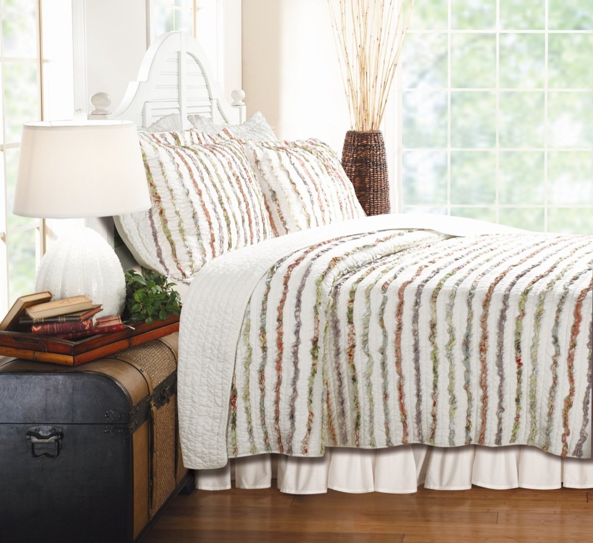 Greenland Home Bella Ruffle 100% Cotton Ruffle-Embellished Quilt Set, 2-Piece Twin, Multicolor