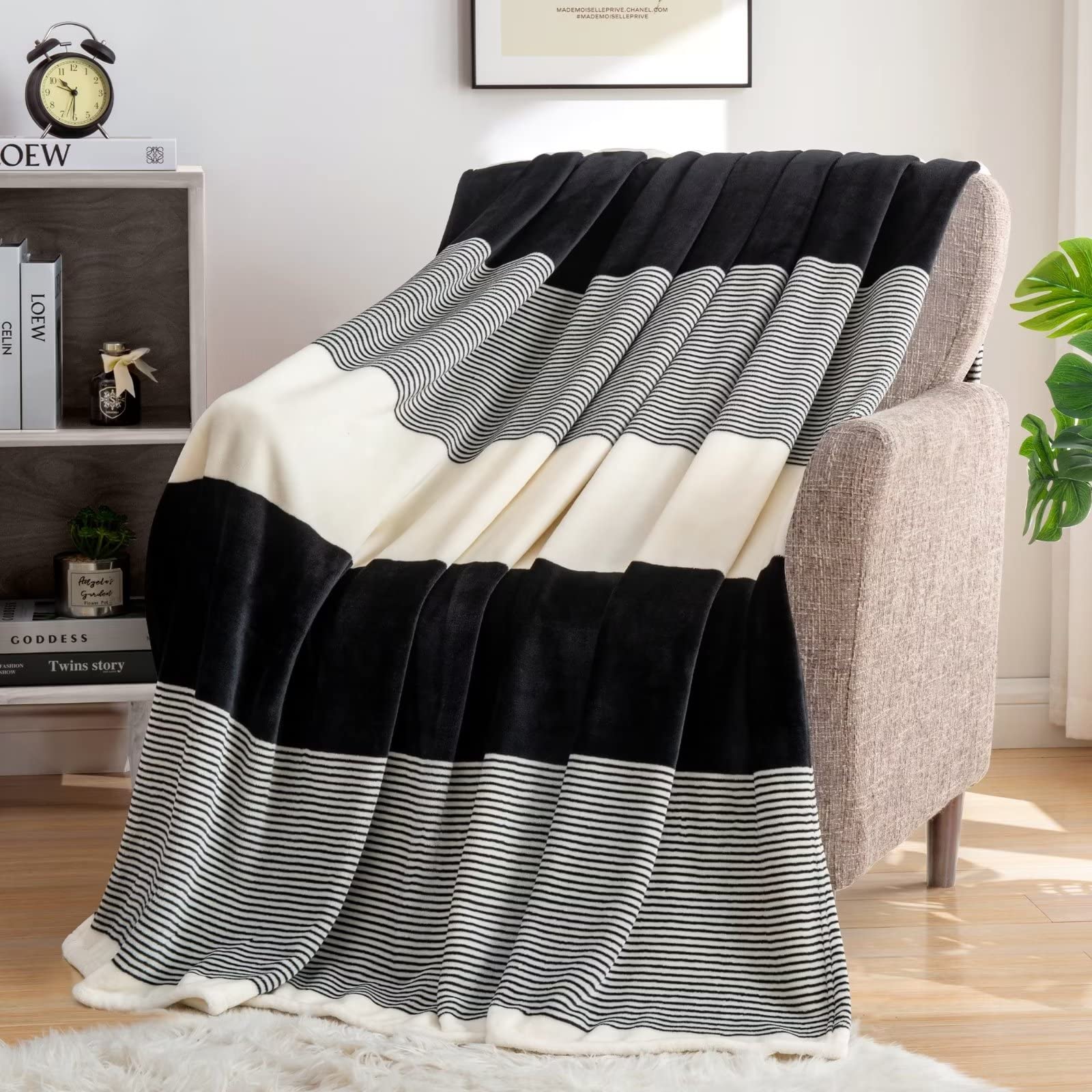 Homelike Moment Fleece Throw Blanket Twin Size, Black Soft Fluffy Twin Blanket, Fuzzy Cozy Plush Flannel Blankets For Sofa, Comf