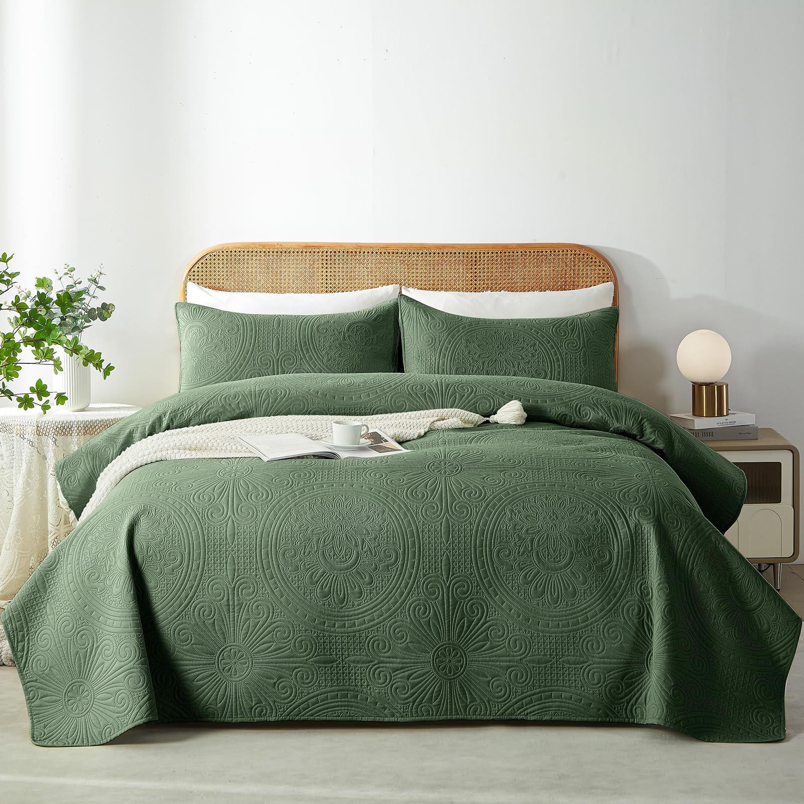 Wuruibo Olive Green Full/Queen Quilt Bedding Set, 3 Pieces Lightweight Bedspreads With Pillow Shams, Microfiber Modern Thin Cove