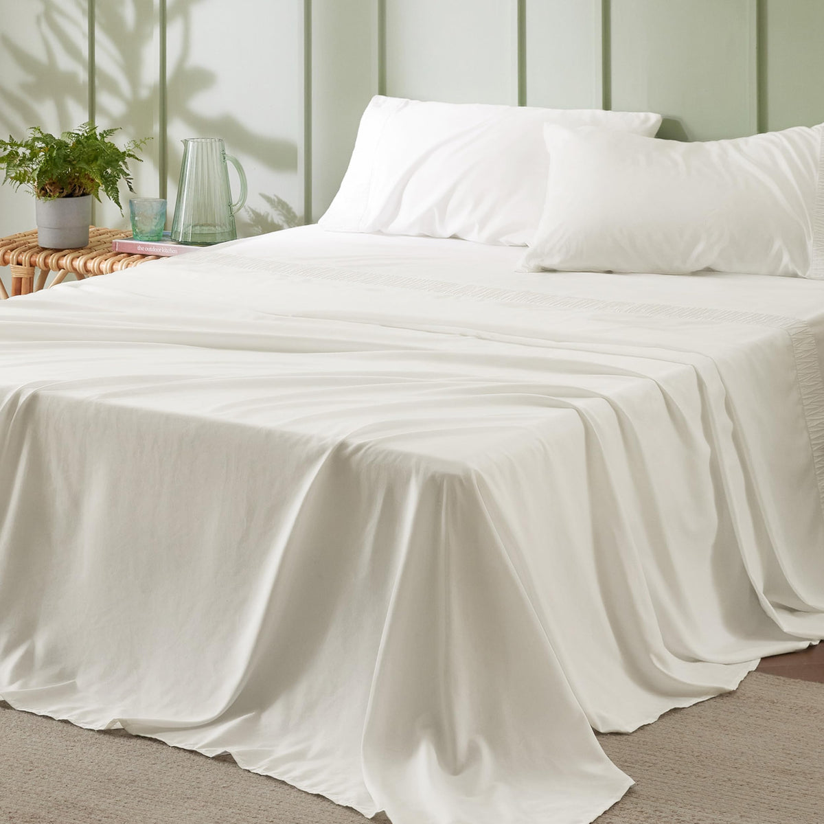 Bedsure Queen Sheet Set - Soft Sheets For Queen Size Bed, 4 Pieces Hotel Luxury Ivory Queen Sheets, Easy Care Polyester Microfib