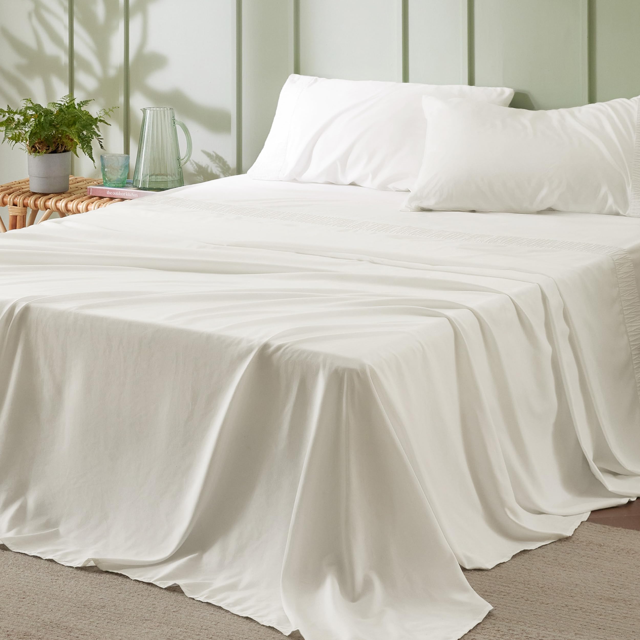 Bedsure Queen Sheet Set - Soft Sheets For Queen Size Bed, 4 Pieces Hotel Luxury Ivory Queen Sheets, Easy Care Polyester Microfib