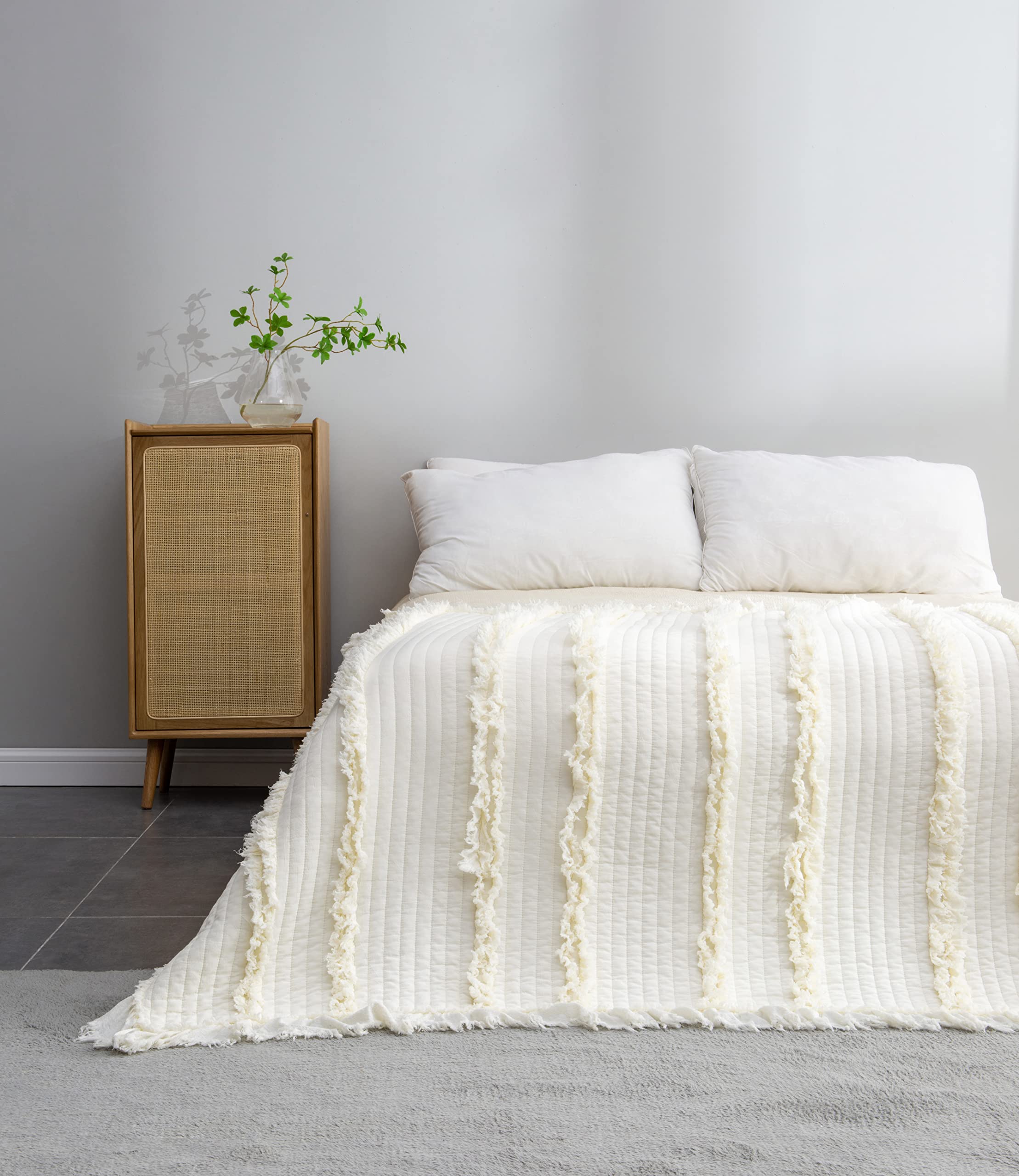 Ultra Soft Pre-Washed Quilted Boho Cream Queen Size Blankets For Bed, Ruffle Fringed Decorative Throw, Stone Washed Chic Rustic