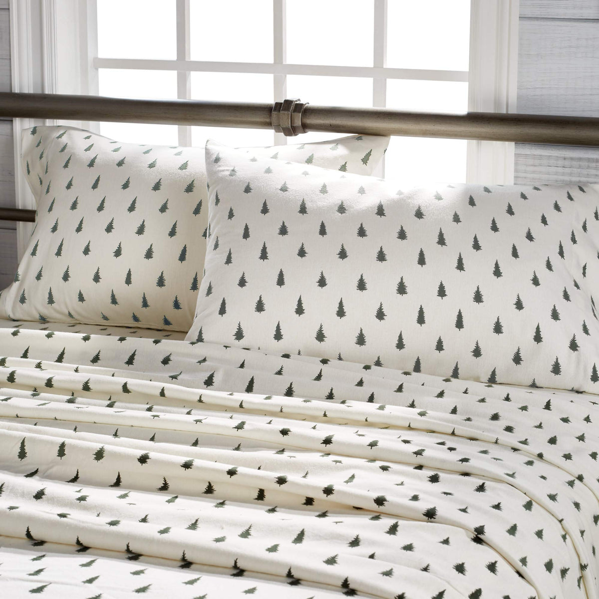 G.H. Bass Spruce Trees 100% Cotton Flannel Sheet Set, Flat, Fitted, 2 Pillowcases, King, Forest Green
