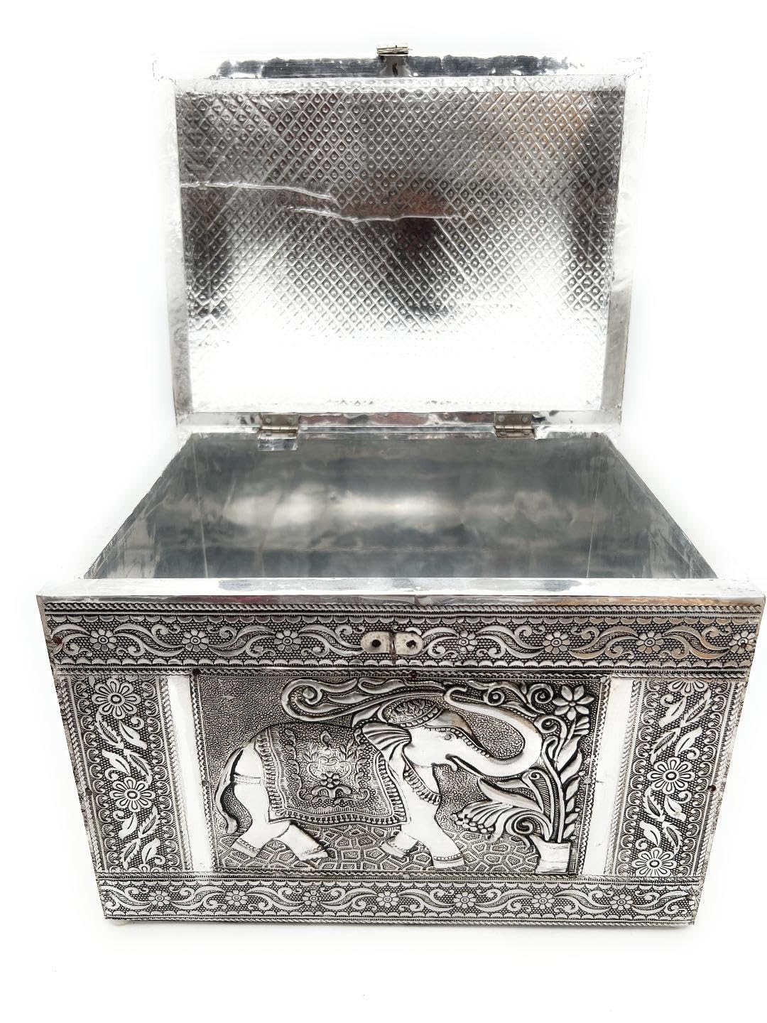 Artist Unknown Aluminum Oduduwa Chest - Vintage, Silver, 8.5 Inches