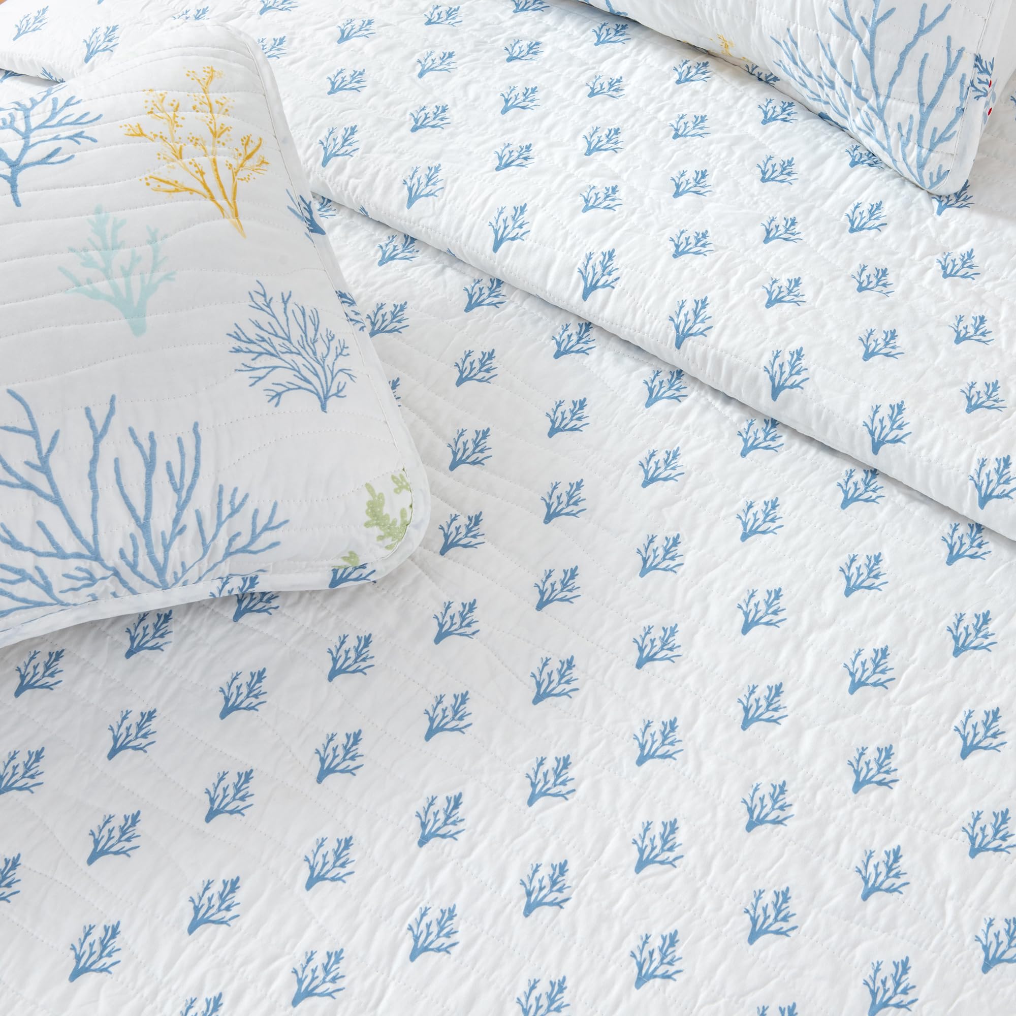2-Piece Coral Coastal Reversible Twin Quilt Set With Sham. Beach Theme Bedding Coverlet, Soft, Microfiber - Maldives