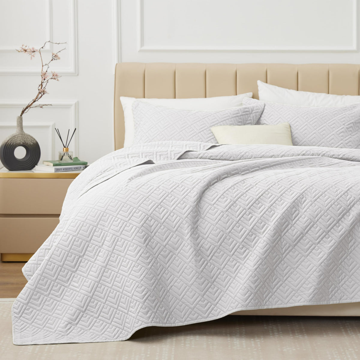 Exq Home Quilt Set King Size White 3 Piece,Lightweight Soft Coverlet Modern Style Squares Pattern Bedspread Set For All Season(1