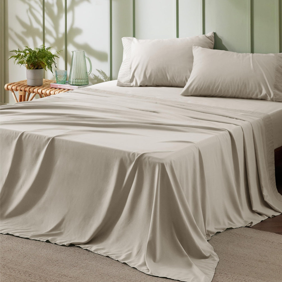 Bedsure Queen Sheet Set - Soft Sheets For Queen Size Bed, 4 Pieces Hotel Luxury Linen Queen Sheets, Easy Care Polyester Microfib