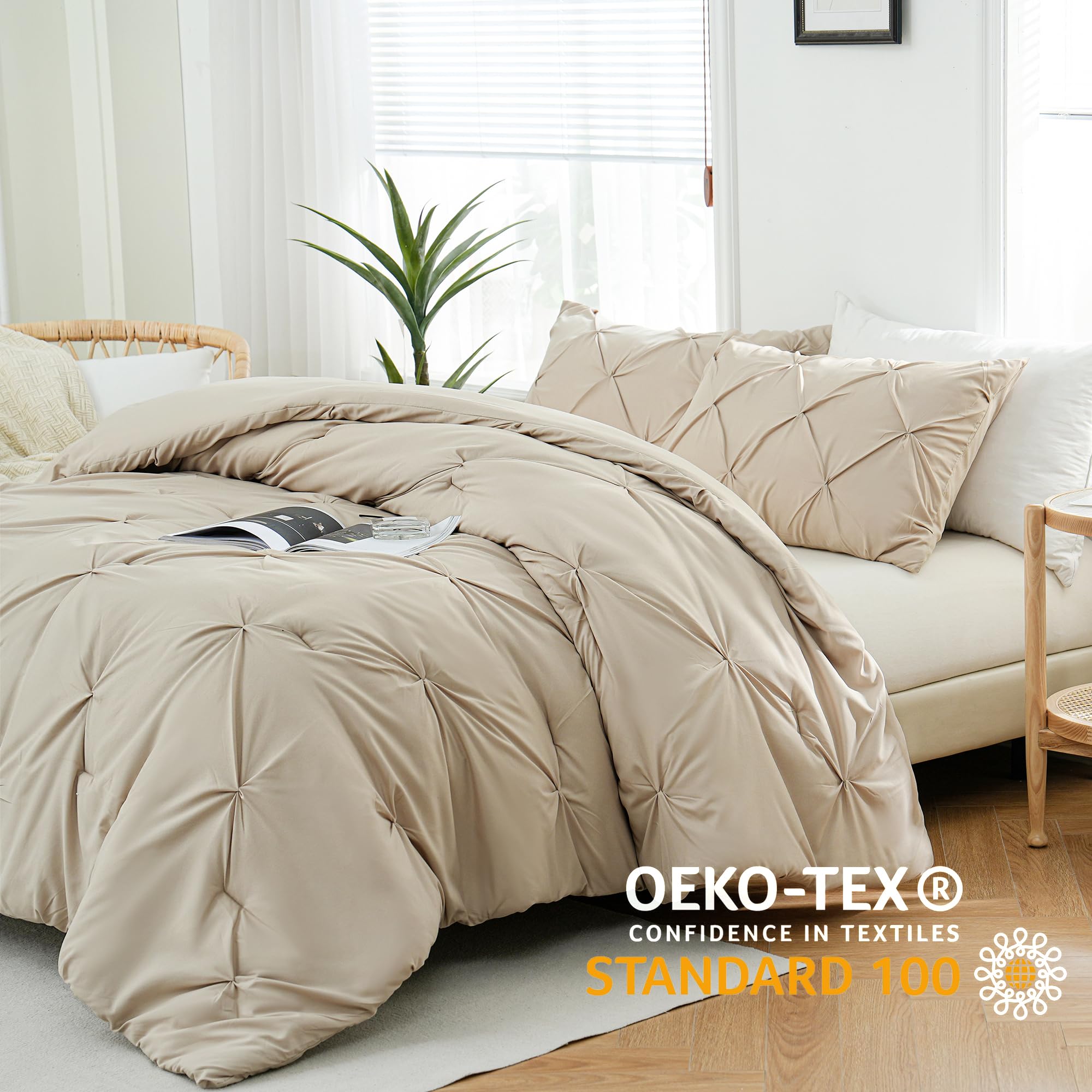Downcool Full Size Comforter Sets Beige - 3 Pieces Cute Pinch Pleat Bed Set, Soft Fluffy Comforter Full Size For All Season, Pin