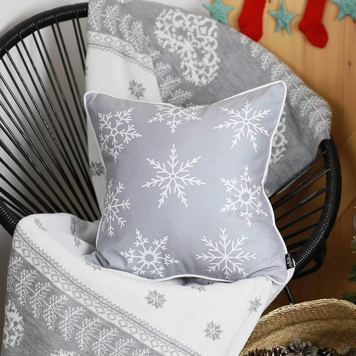 HomeRoots Multi Polyester 18'x18' White Snow Flakes Christmas Decorative Throw Pillow Cover