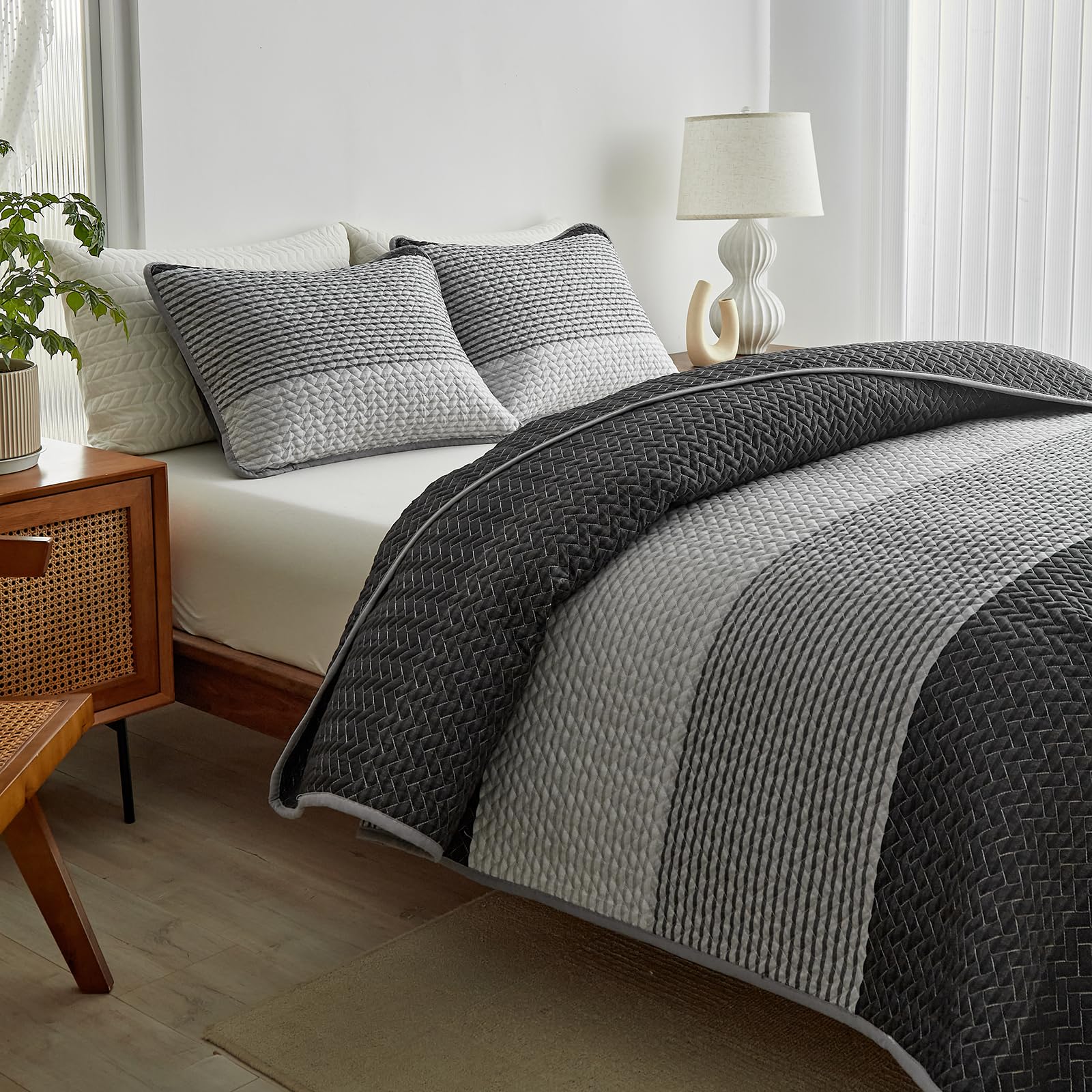 Flysheep Boho Striped Quilt Set King Size, 3 Pcs Grey And White Reversible Bedspread, Brushed Microfiber Coverlet For All Season
