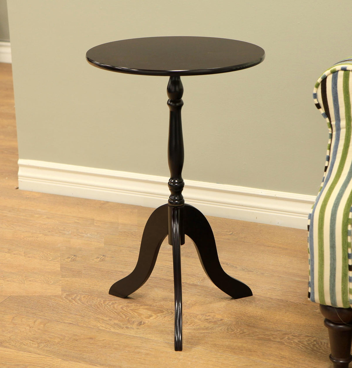Frenchi Furniture Table, Mahogany, 1793 in x 1872 in x 335 in