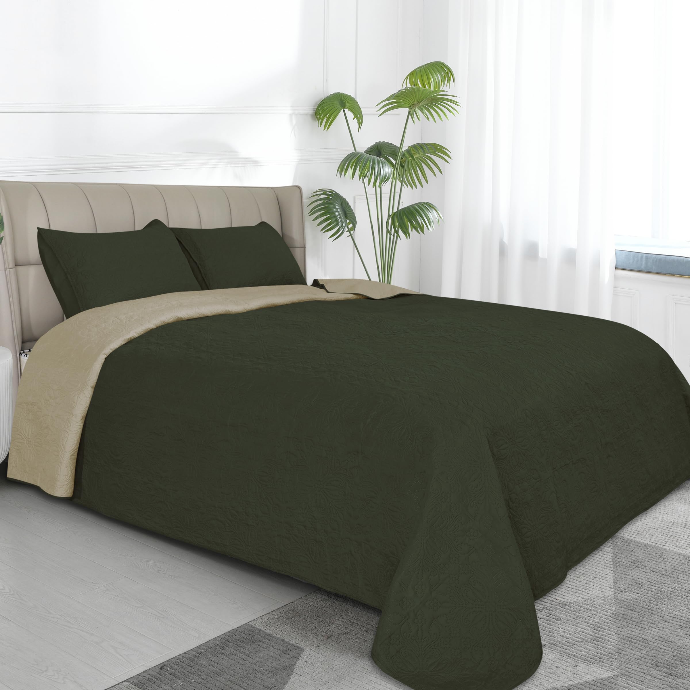 Easy-Going King Size Reversible Quilt Set With 1 Quilt And 2 Pillow Shams, Soft Bed Quilt Cover, Water Resistant Lightweight Microfiber Bedspread, Stain Resistant, Damask-Army Green/Beige