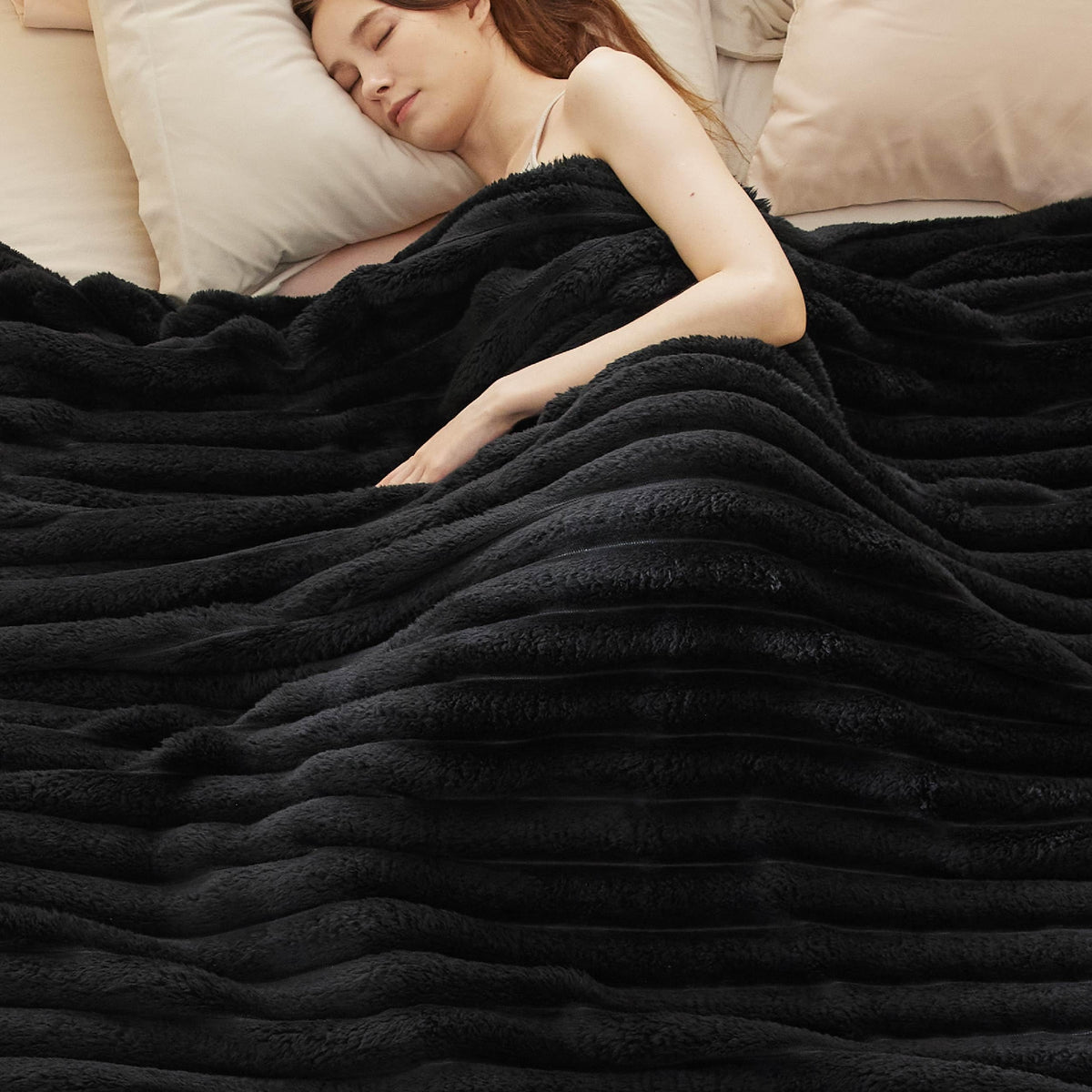 Bedsure King Size Blanket For Bed - Super Soft Cozy Blankets For Women, Cute Large Fleece Blanket For Girls, Black,108X90 Inches