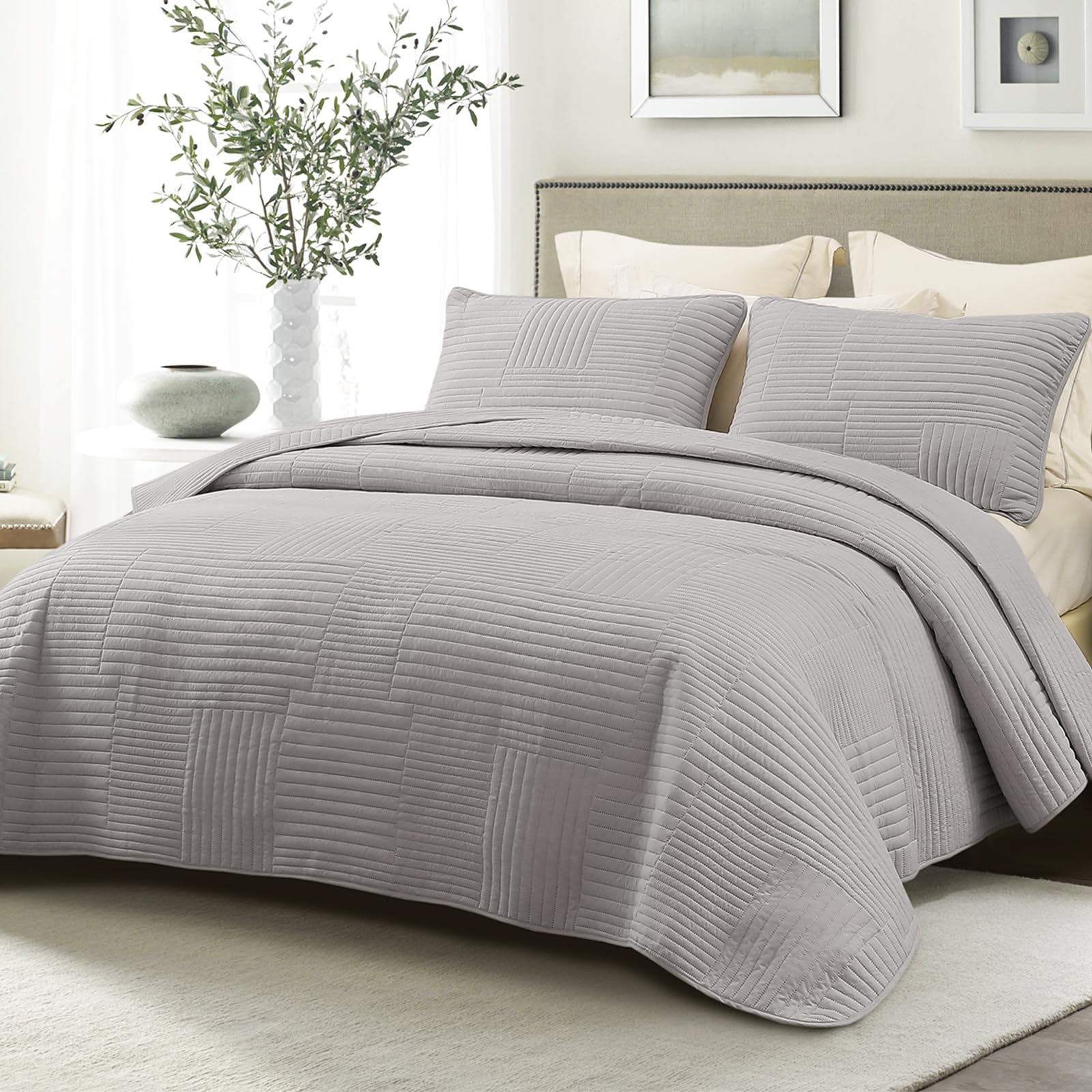 Whale Flotilla Ultra Soft Queen Quilt Bedding Set, Lightweight Fall Light Grey Quilts Bedspreads Full Size, Ultrasonic Geometric